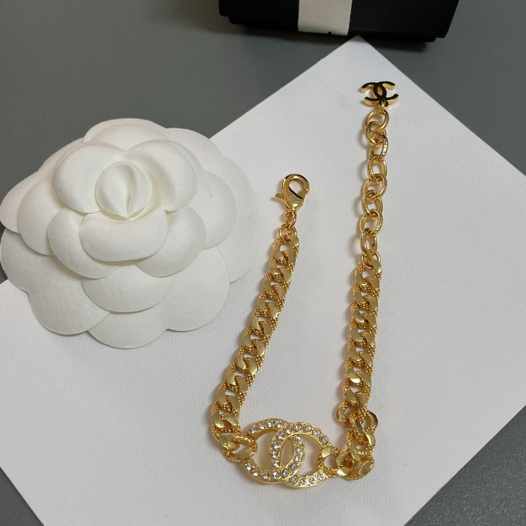 【】 【香金粗链双c手链】现huo现huo❗️代购购入项链Z 5500❗️这期的高级手工坊系列真的太太太