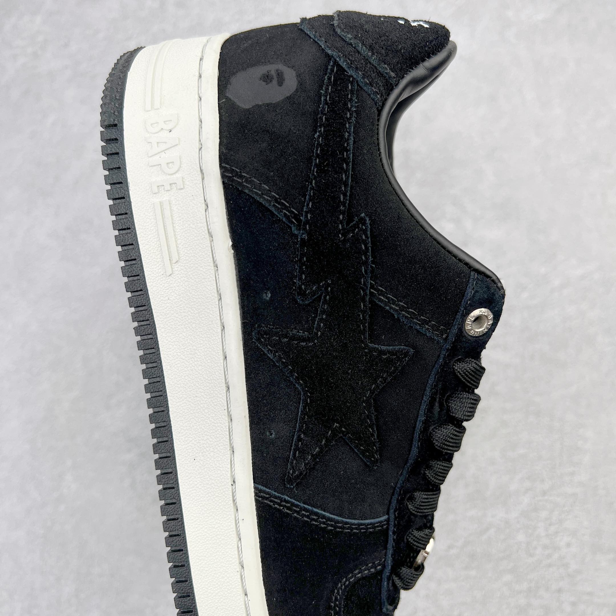 图片[6]-＃C版纯原 Bape Sta To Low 明星同款 猿人头经典漆皮低帮运动休闲板鞋 全套原纸板楦头开发 确保原汁原味 市场最完美低趴版型 一比一鞋头弧度高度鞋身弧度 外贸平台指定订单 匠心打造 开发时长超过半年 独家私模磨具冲刀加持 原厂特供皮料光泽色卡零偏差 内里均采用市场最好的超软原厂填充棉 原数据进口机台高频印压LOGO 最高QC检验标准 控制溢胶瑕疵 深浅定位均保持zp一致 中底嵌入Ortholite缓震材质 全套原包装 包含猿人logo 定制防尘袋 尺码：36 36.5 37 38 38.5 40 40.5 41 42 42.5 43 44 44.5 45 46-选品中心