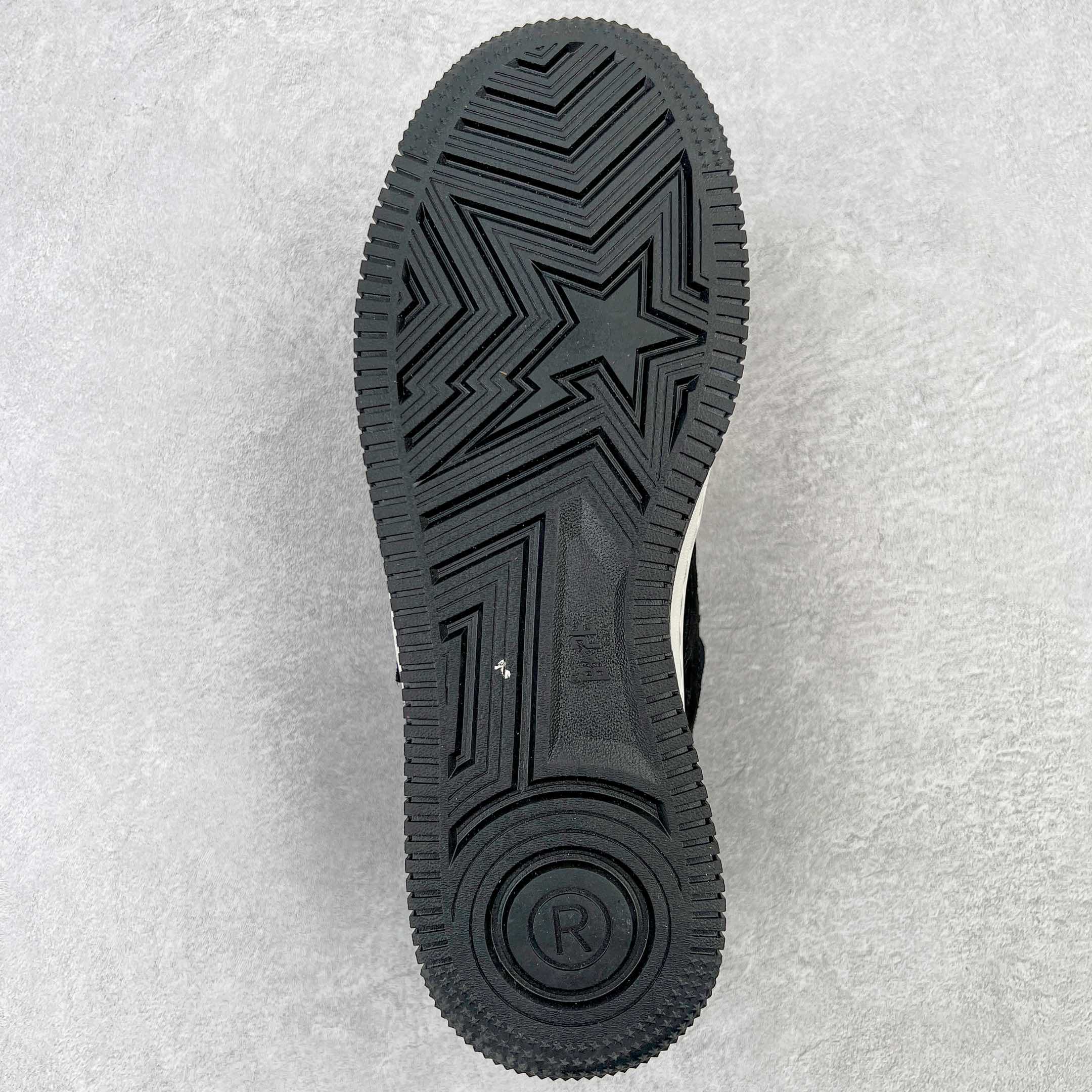 图片[9]-＃C版纯原 Bape Sta To Low 明星同款 猿人头经典漆皮低帮运动休闲板鞋 全套原纸板楦头开发 确保原汁原味 市场最完美低趴版型 一比一鞋头弧度高度鞋身弧度 外贸平台指定订单 匠心打造 开发时长超过半年 独家私模磨具冲刀加持 原厂特供皮料光泽色卡零偏差 内里均采用市场最好的超软原厂填充棉 原数据进口机台高频印压LOGO 最高QC检验标准 控制溢胶瑕疵 深浅定位均保持zp一致 中底嵌入Ortholite缓震材质 全套原包装 包含猿人logo 定制防尘袋 尺码：36 36.5 37 38 38.5 40 40.5 41 42 42.5 43 44 44.5 45 46-选品中心