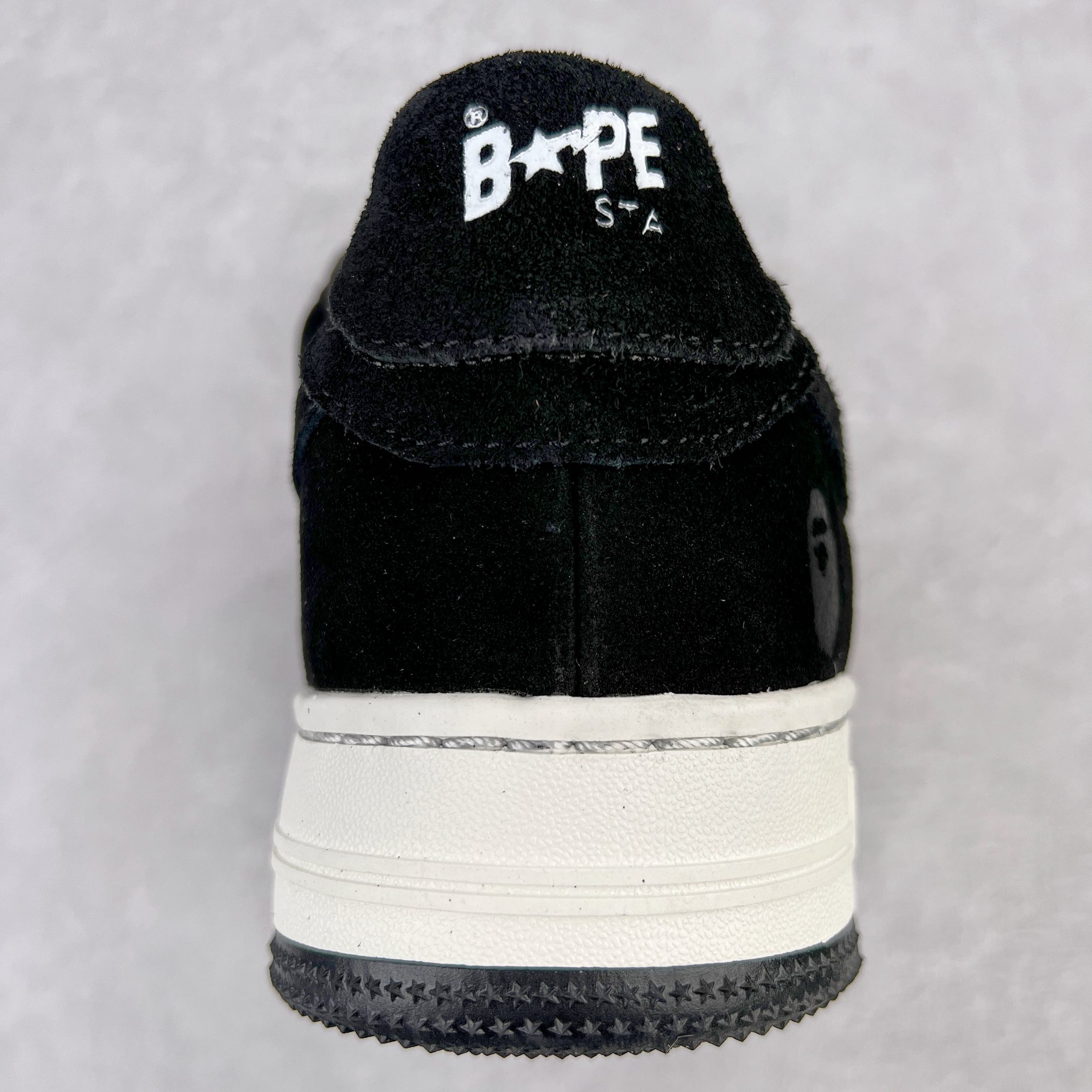 图片[8]-＃C版纯原 Bape Sta To Low 明星同款 猿人头经典漆皮低帮运动休闲板鞋 全套原纸板楦头开发 确保原汁原味 市场最完美低趴版型 一比一鞋头弧度高度鞋身弧度 外贸平台指定订单 匠心打造 开发时长超过半年 独家私模磨具冲刀加持 原厂特供皮料光泽色卡零偏差 内里均采用市场最好的超软原厂填充棉 原数据进口机台高频印压LOGO 最高QC检验标准 控制溢胶瑕疵 深浅定位均保持zp一致 中底嵌入Ortholite缓震材质 全套原包装 包含猿人logo 定制防尘袋 尺码：36 36.5 37 38 38.5 40 40.5 41 42 42.5 43 44 44.5 45 46-选品中心