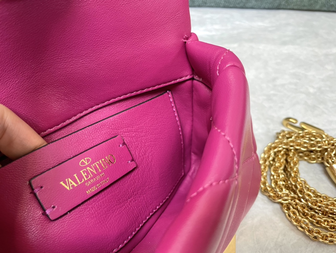 Valentino华伦天奴纳帕羊皮革迷你链条包0188
