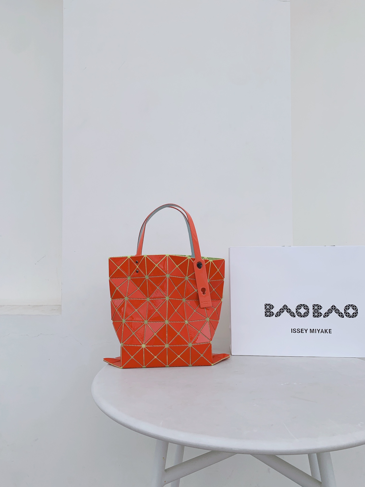 IsseyMiyake三宅一生 LUCENT GLOSS 系列手提袋0086