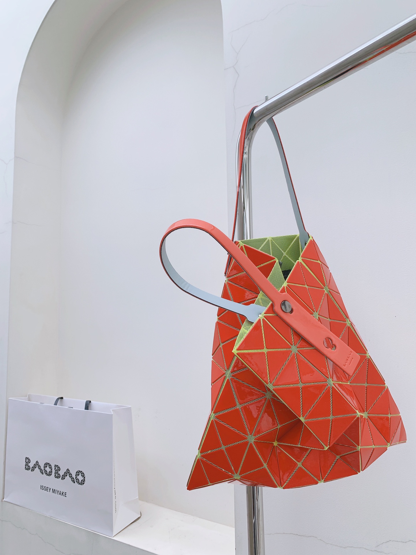 IsseyMiyake三宅一生 LUCENT GLOSS 系列手提袋0086