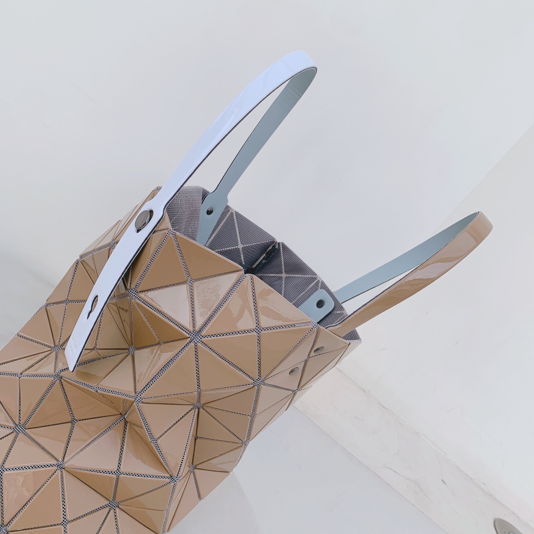 IsseyMiyake三宅一生 LUCENT GLOSS 系列手提袋0086