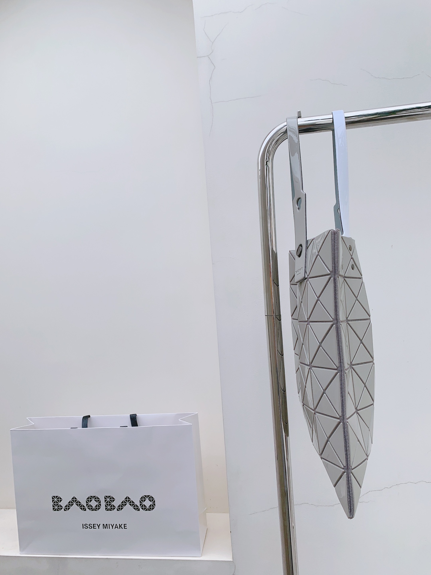 IsseyMiyake三宅一生 LUCENT GLOSS 系列手提袋0086