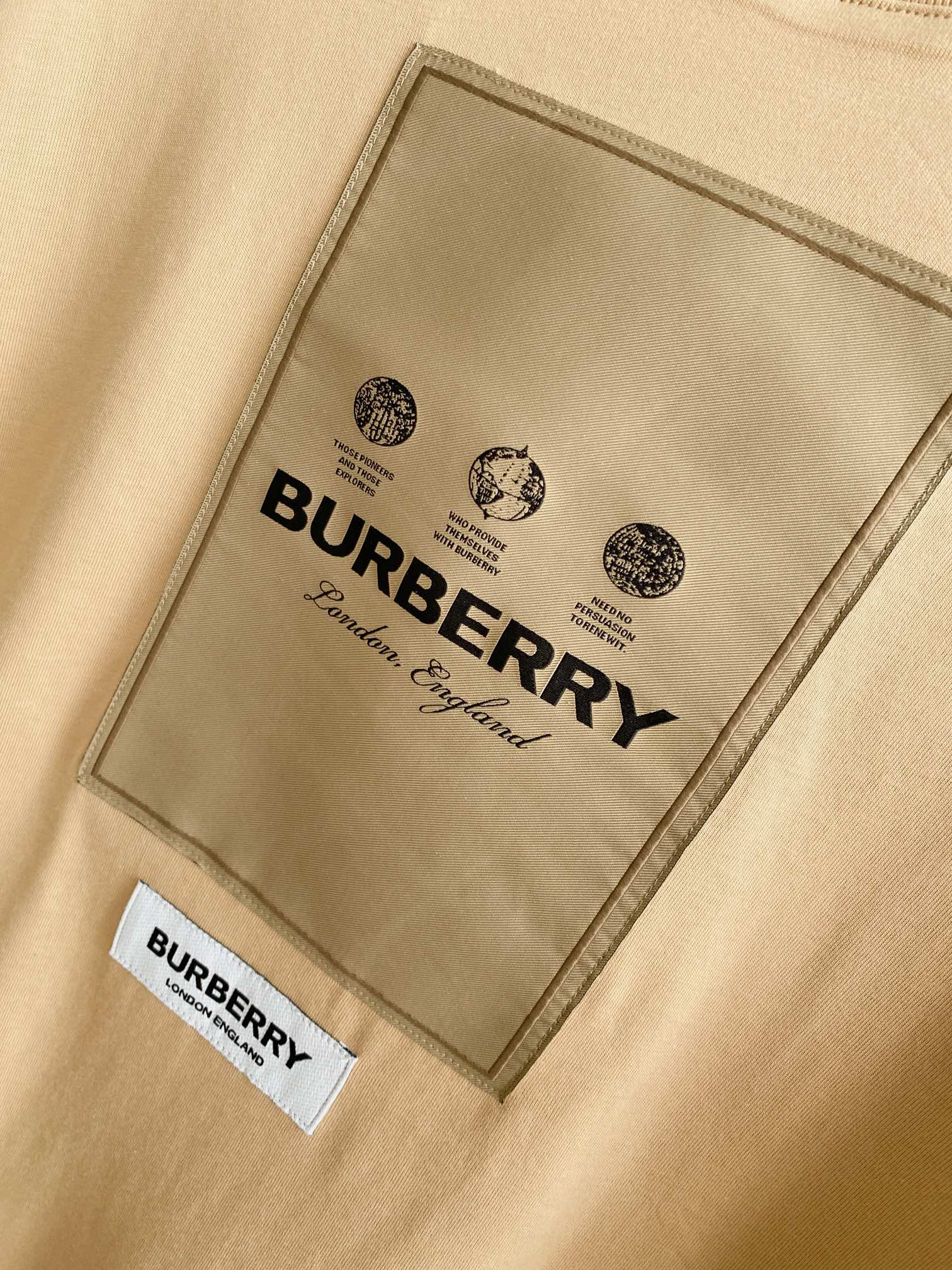 Burberry BBR 巴宝莉 标签贴花宽松棉质 短袖T 恤衫【BUR王牌尖货 镇店之宝】2022年春夏