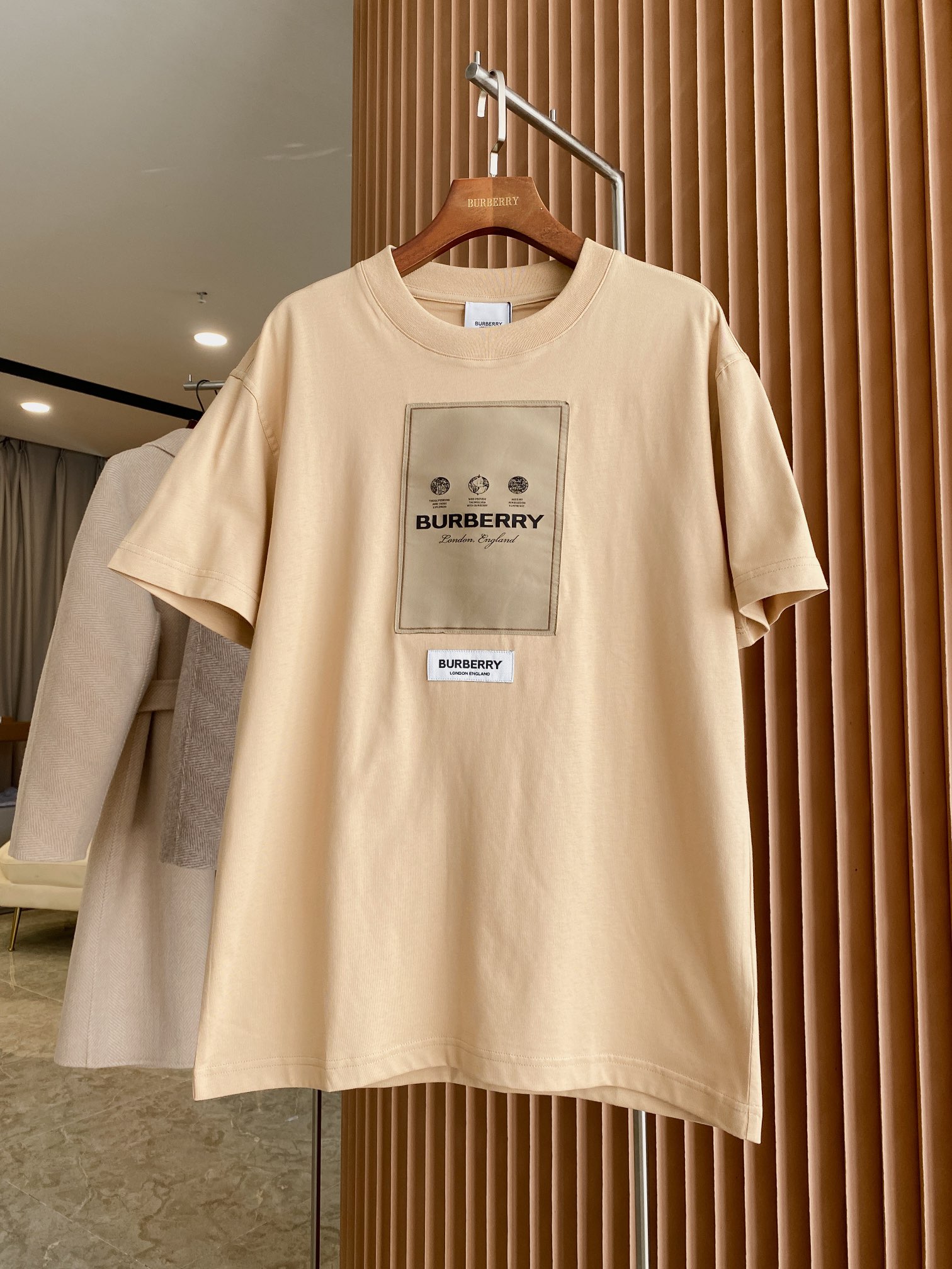 Burberry BBR 巴宝莉 标签贴花宽松棉质 短袖T 恤衫【BUR王牌尖货 镇店之宝】2022年春夏