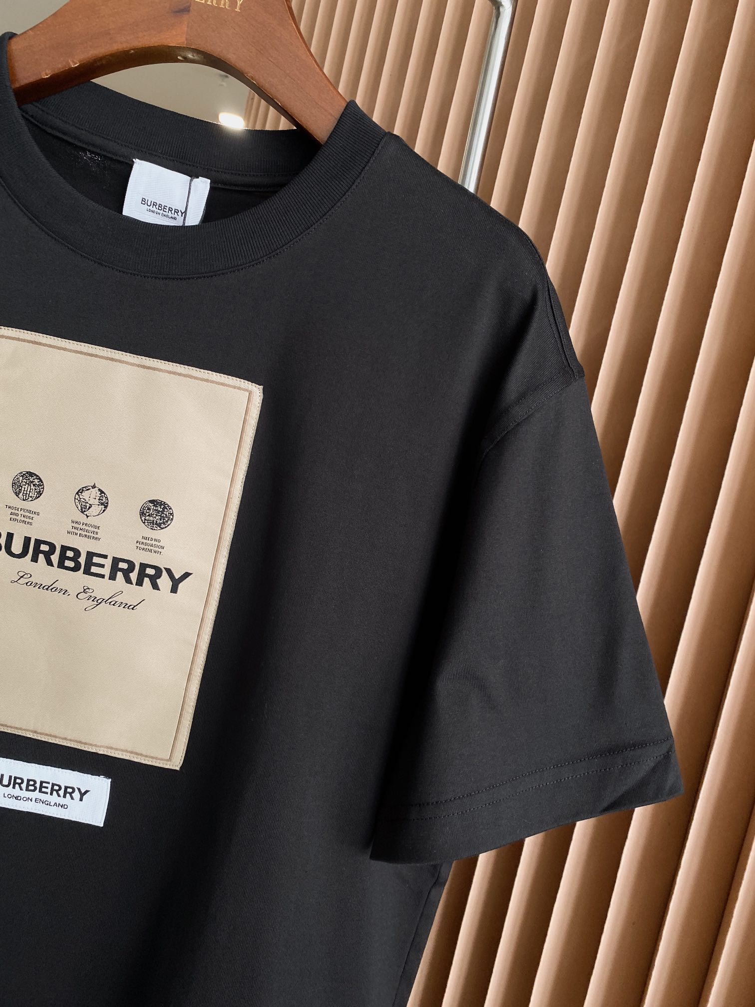 Burberry BBR 巴宝莉 标签贴花宽松棉质 短袖T 恤衫【BUR王牌尖货 镇店之宝】2022年春夏