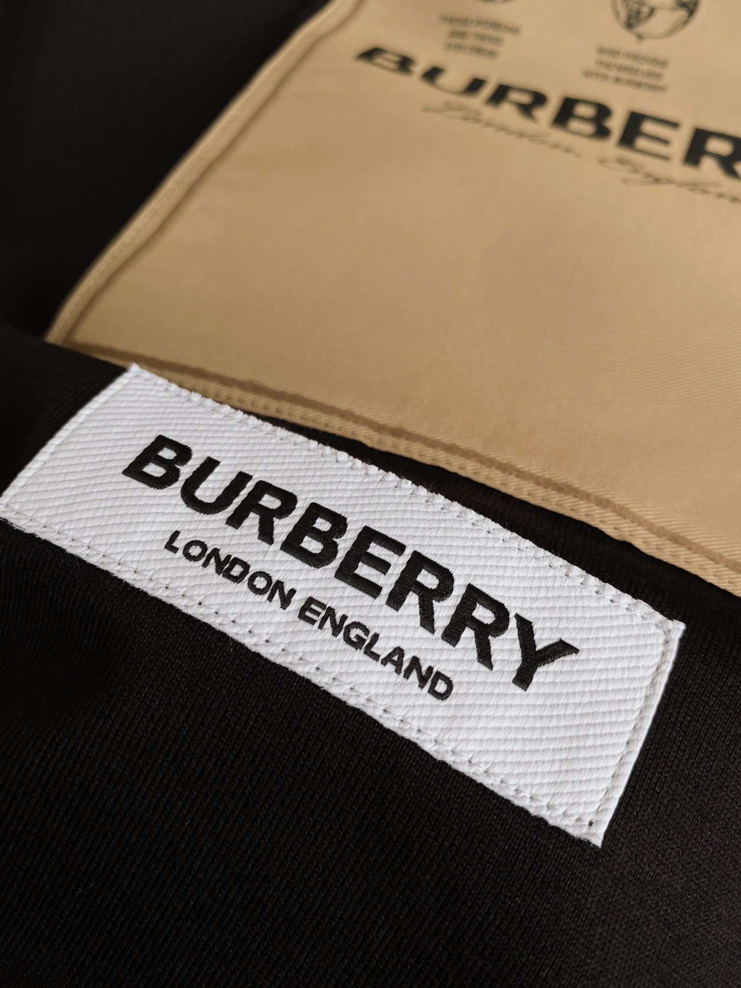 Burberry BBR 巴宝莉 标签贴花宽松棉质 短袖T 恤衫【BUR王牌尖货 镇店之宝】2022年春夏