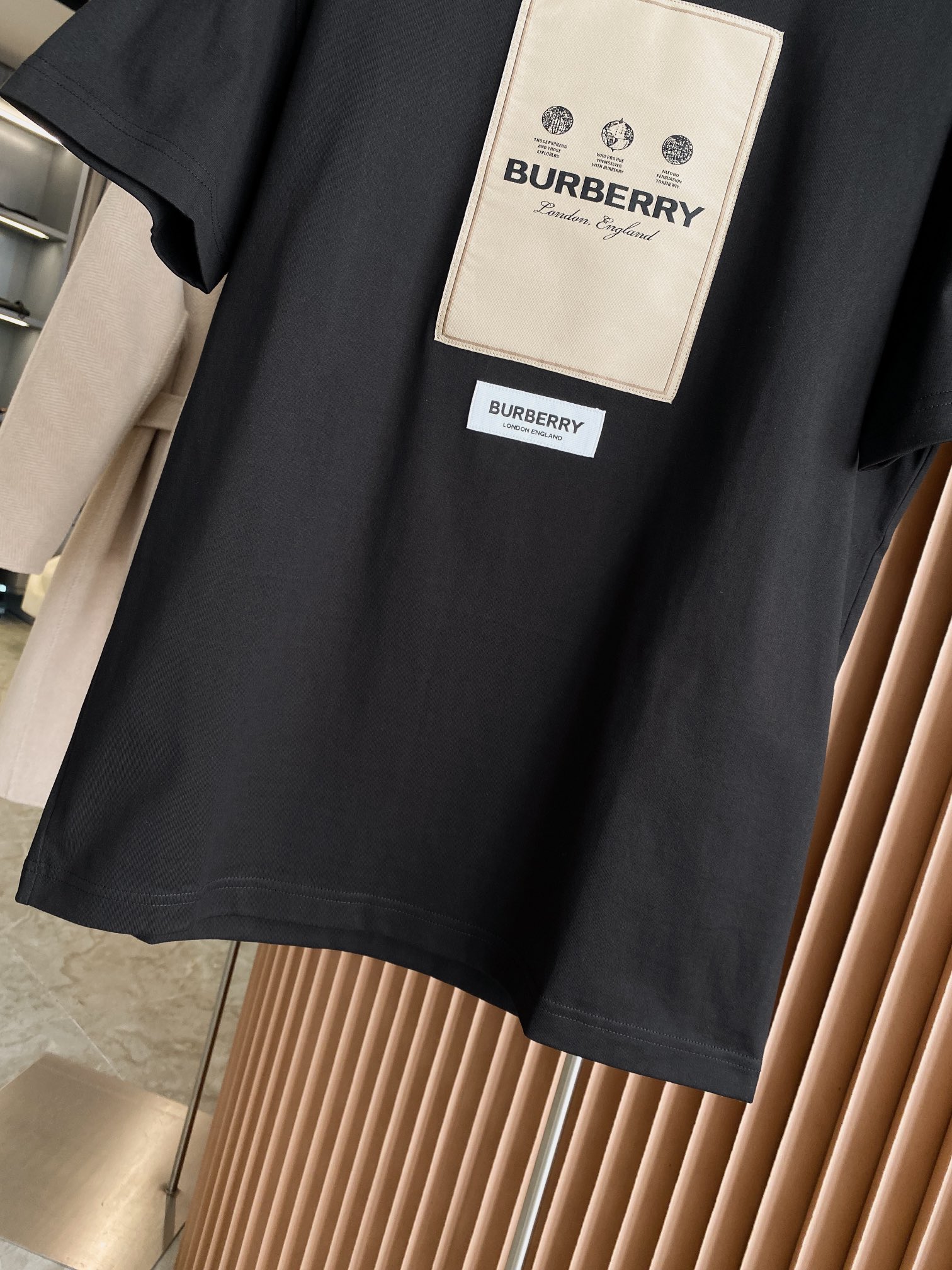 Burberry BBR 巴宝莉 标签贴花宽松棉质 短袖T 恤衫【BUR王牌尖货 镇店之宝】2022年春夏
