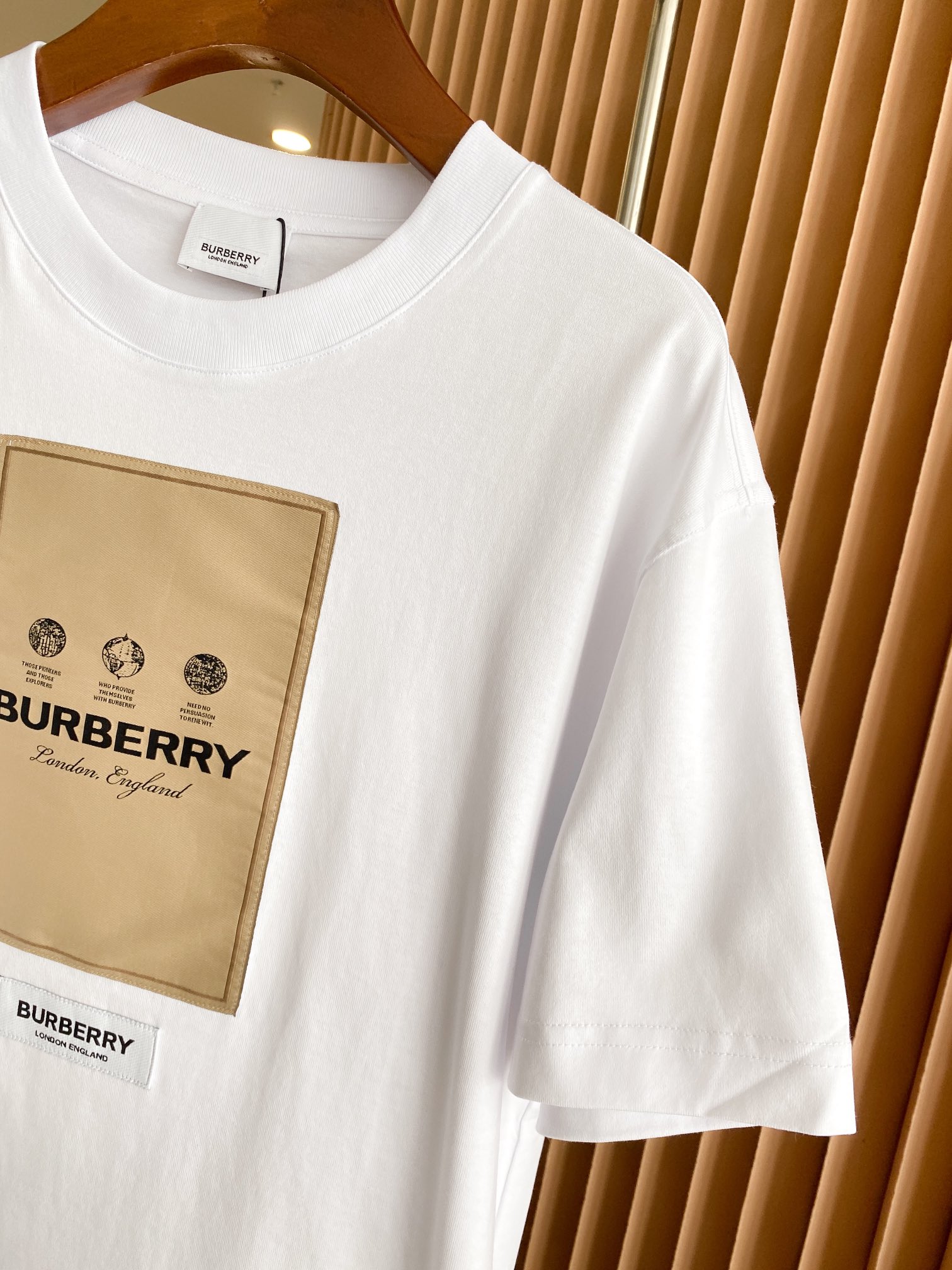 Burberry BBR 巴宝莉 标签贴花宽松棉质 短袖T 恤衫【BUR王牌尖货 镇店之宝】2022年春夏