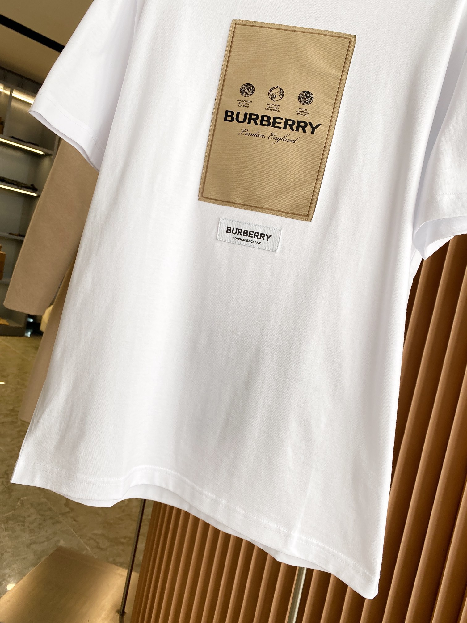 Burberry BBR 巴宝莉 标签贴花宽松棉质 短袖T 恤衫【BUR王牌尖货 镇店之宝】2022年春夏