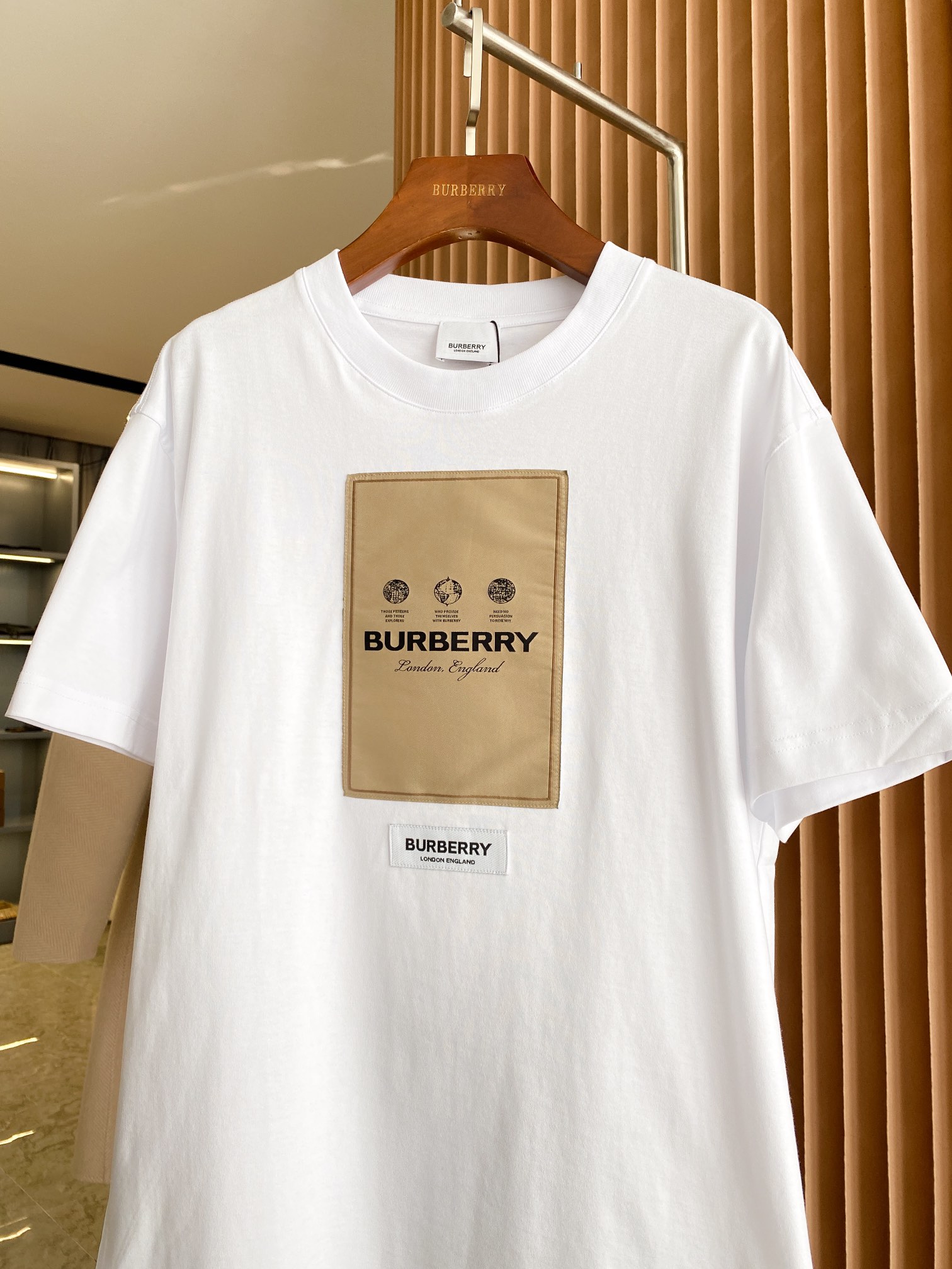 Burberry BBR 巴宝莉 标签贴花宽松棉质 短袖T 恤衫【BUR王牌尖货 镇店之宝】2022年春夏