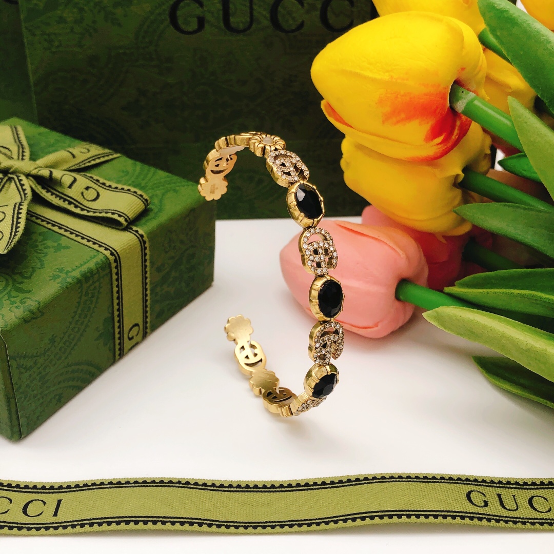 Número GSZ0005 🔹Gucci pulsera de moda GG 🔹Definitivamente el estilo de Gucci 🔹Exagerado, muy decorativo, con mucho c…