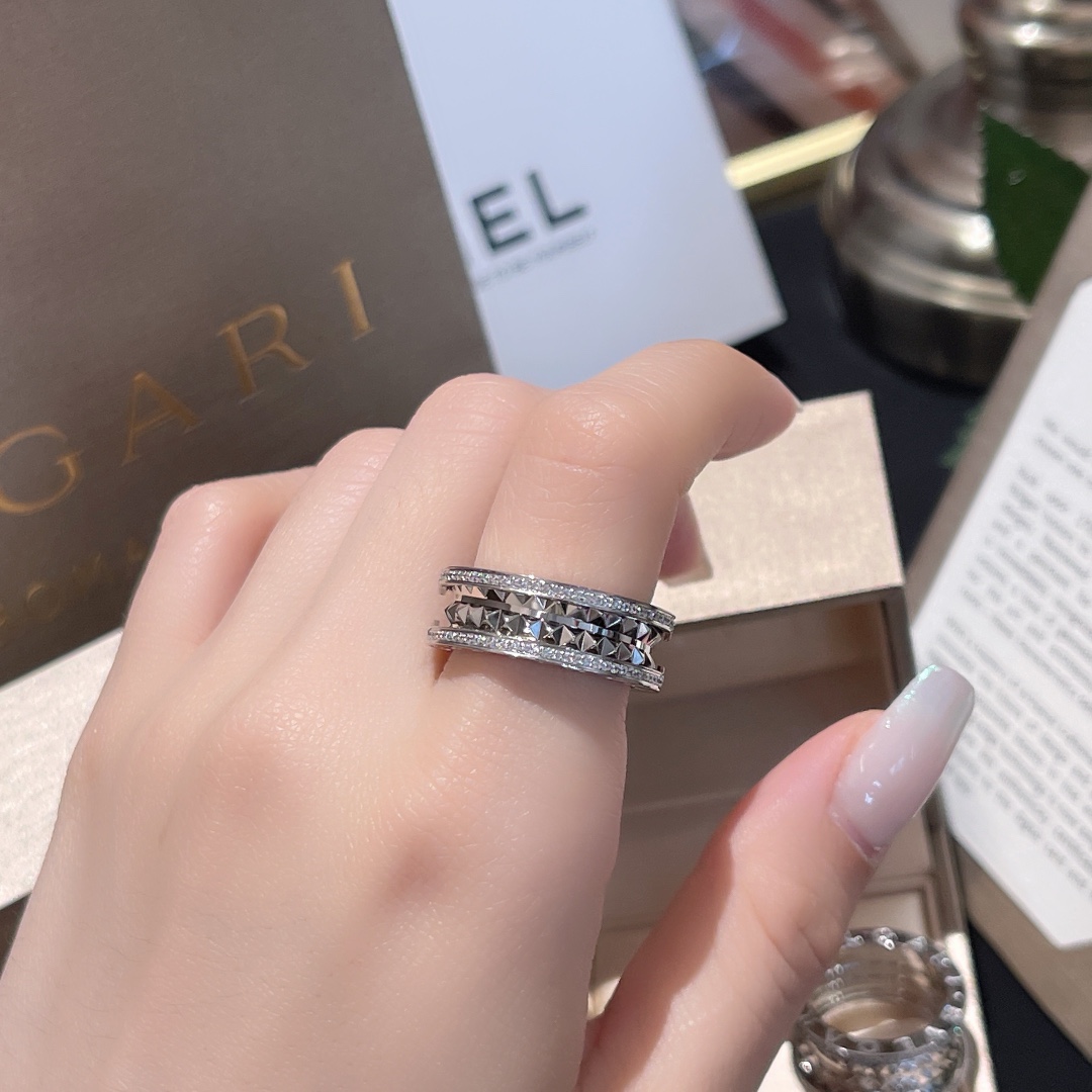 NO:677896,BR067/BR# double/four-ring flower-set diamond ring, Baojia high-end jewelry craftsmanship, rivet design, fashionable punk style, imported zircon hand-set, thick-plated 18k white gold, ring, Cartier high-end jewelry19860909BR067/BR#双/四环批花镶钻戒指 宝家高级珠宝工艺 铆钉设计时尚朋克风格 进口锆石手工镶嵌 厚镀18k白金,,ring,卡迪亚高端饰品,Jewelry