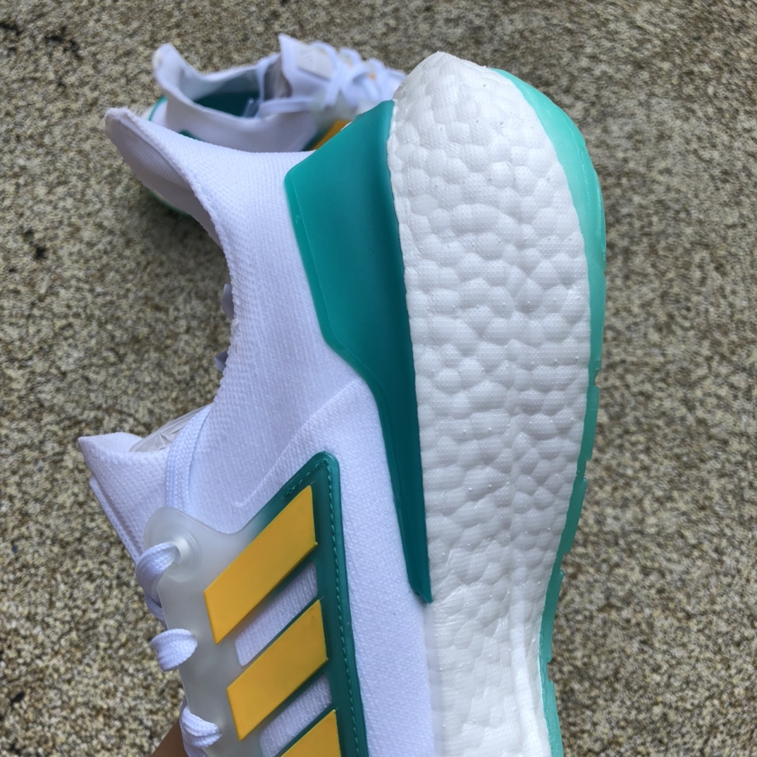 UB 22 white, yellow and green adidas running shoes men's shoes summer new ULTRABOOST 22 mesh breathable sneakers GX5463