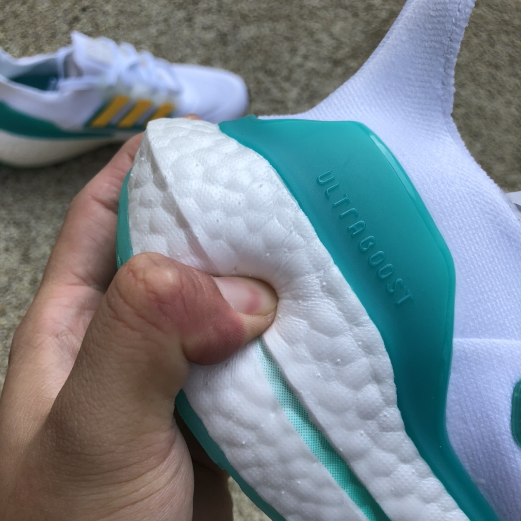 UB 22 white, yellow and green adidas running shoes men's shoes summer new ULTRABOOST 22 mesh breathable sneakers GX5463