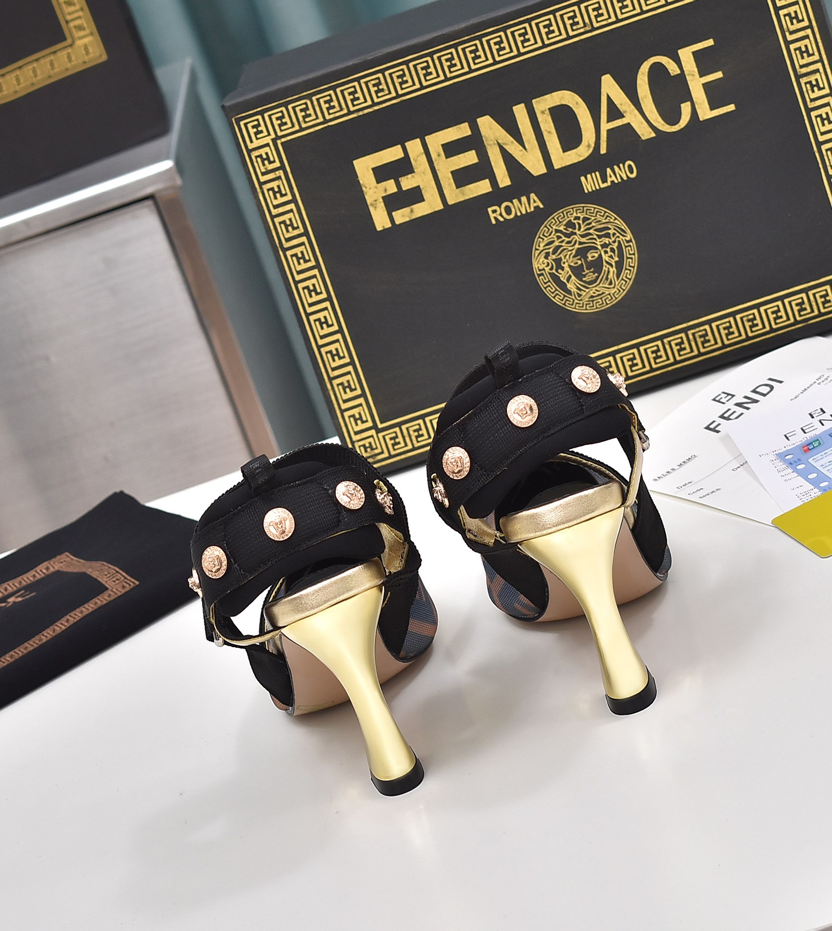 Factory Out 240FENDI/VERSACE Zapatos de tacón abierto con estampado FF de marca compartida - Tacón 8