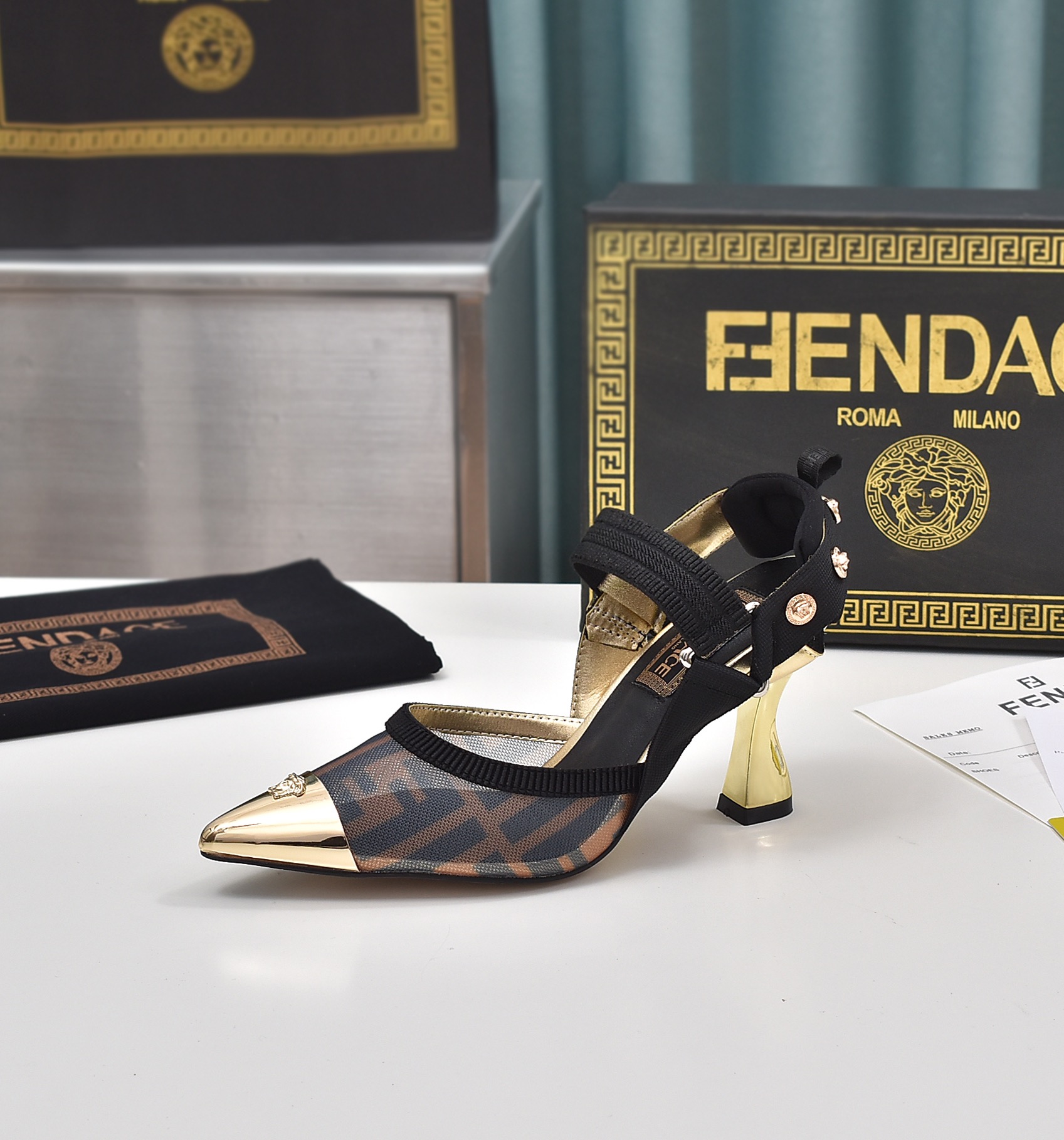 Factory Out 240FENDI/VERSACE Zapatos de tacón abierto con estampado FF de marca compartida - Tacón 8