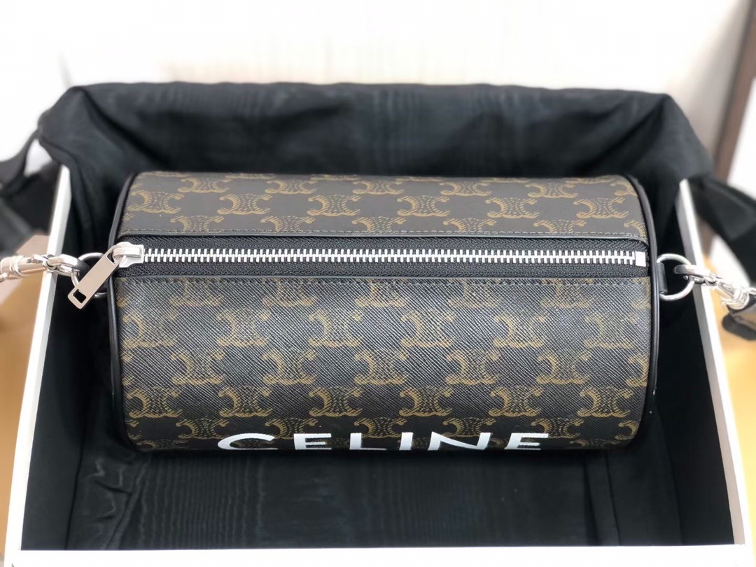 CELINE新款圆筒包上线标志印花圆筒包经典老花的颜色真的一年四季都很好搭配圆筒包真的是非常非常经典的一