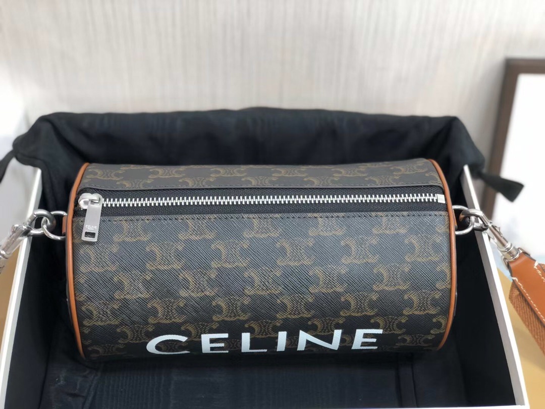 CELINE新款圆筒包上线标志印花圆筒包经典老花的颜色真的一年四季都很好搭配圆筒包真的是非常非常经典的一