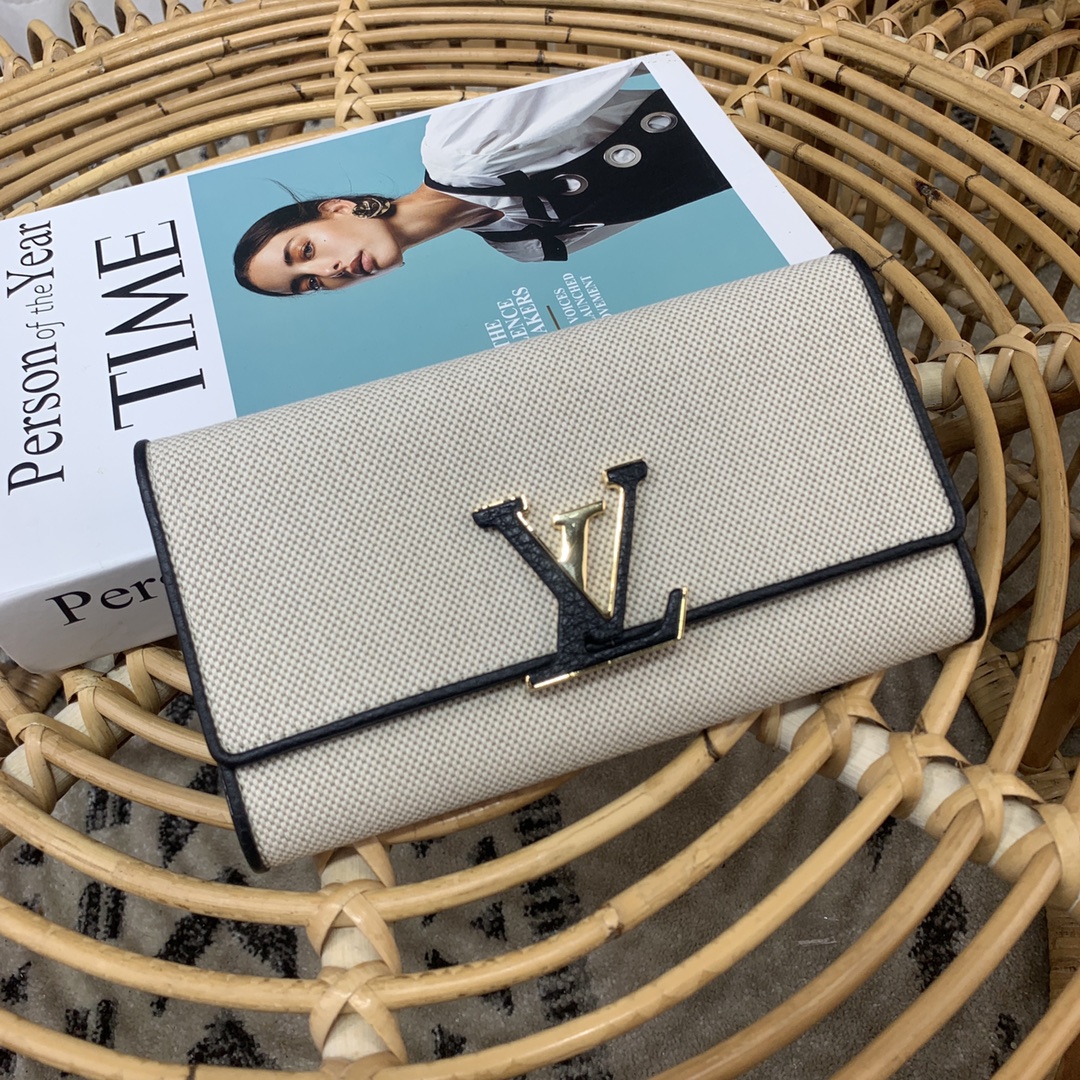 Louis Vuitton LV Capucines Wallet White Taurillon Canvas M81305