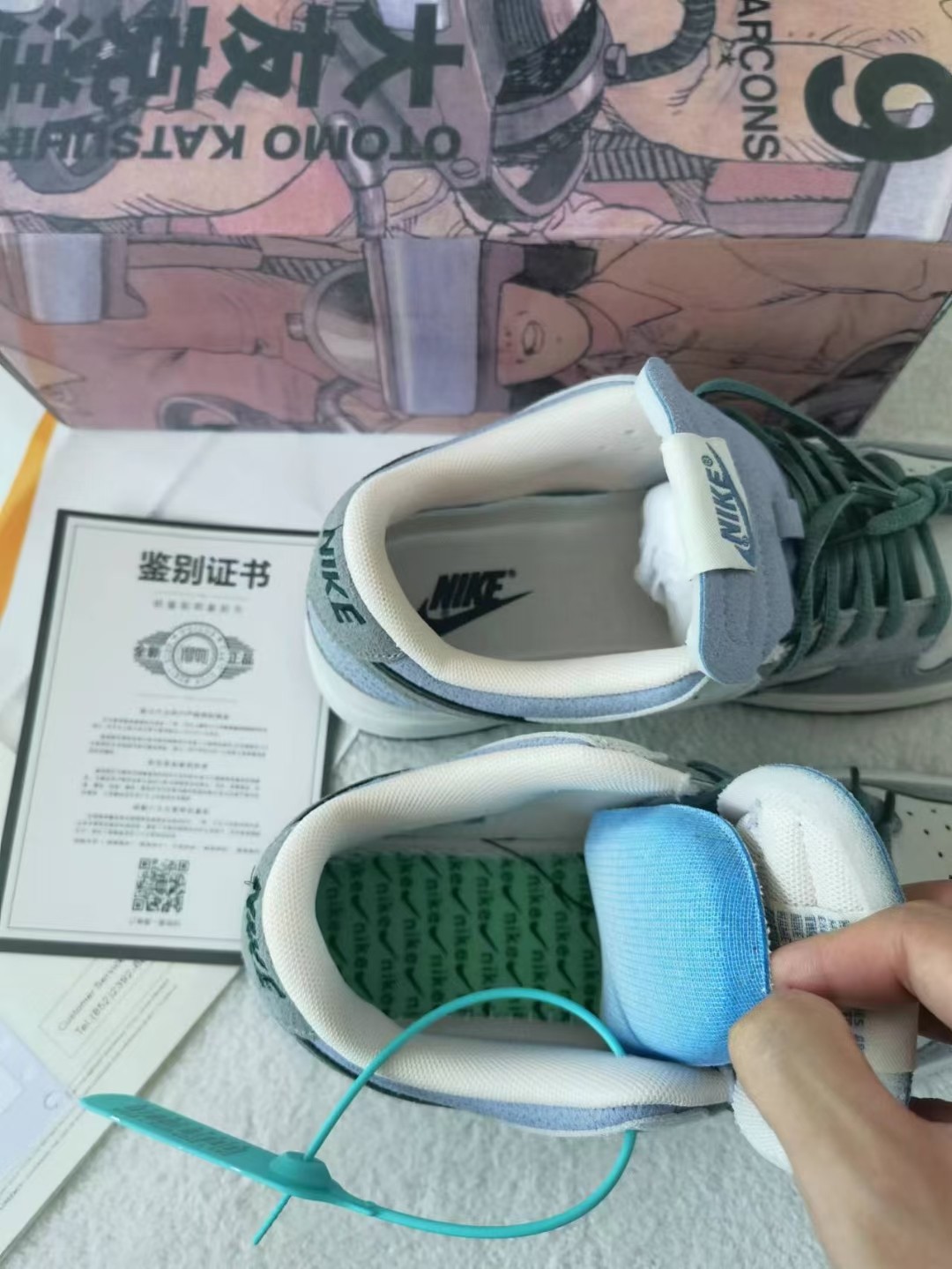 特价🔥🔥🔥💰 125
Nike SB Dunk Low Pro 低帮＂蒸汽男孩”，超纤皮鞋面，橡胶鞋底，真上线，手提袋证书发票都有，配件齐全，36-44鞋码，男女鞋，质量OK，新配色，速购吧！
