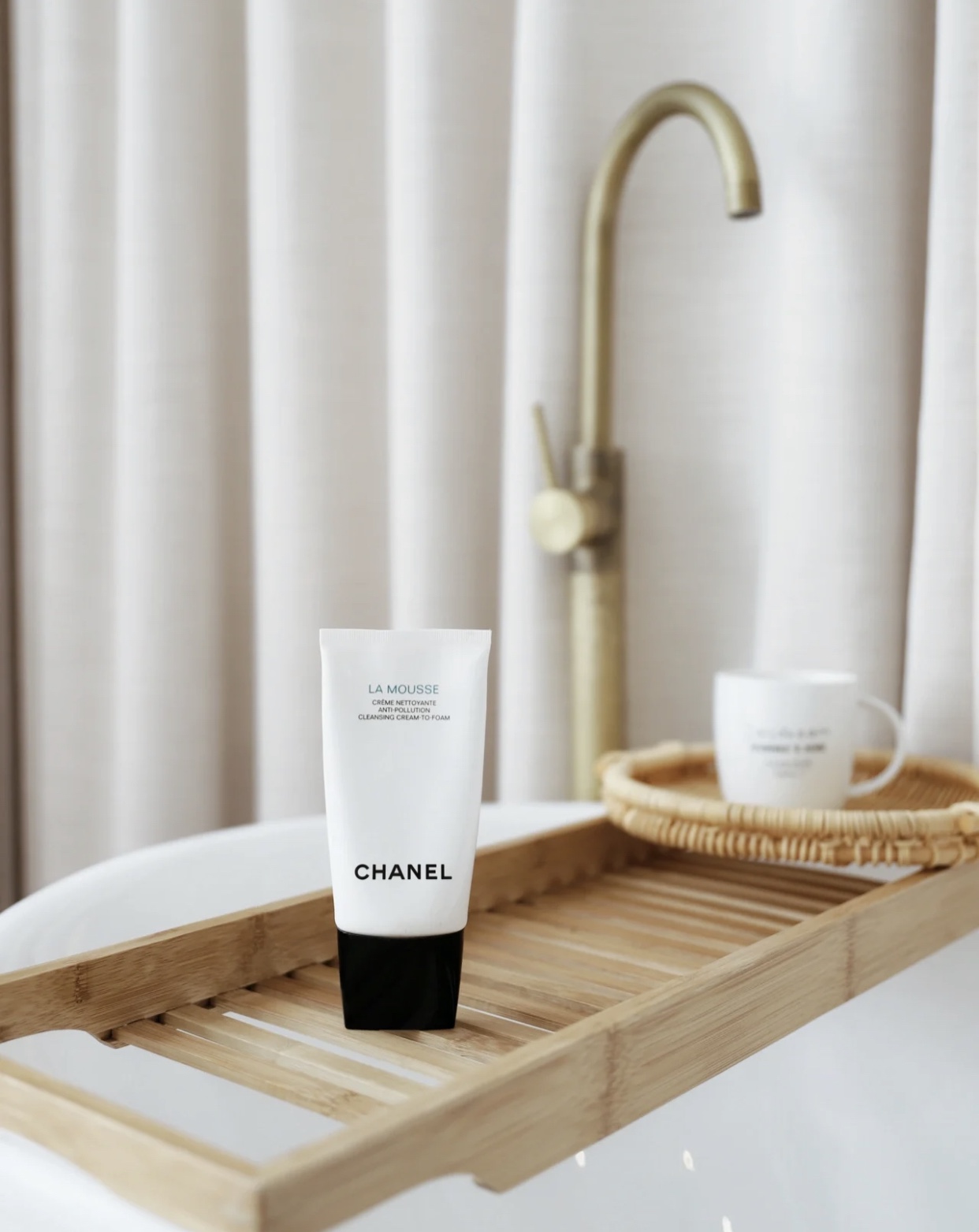 Infused with the signature Chanel camellia fragrance - Comprehensive