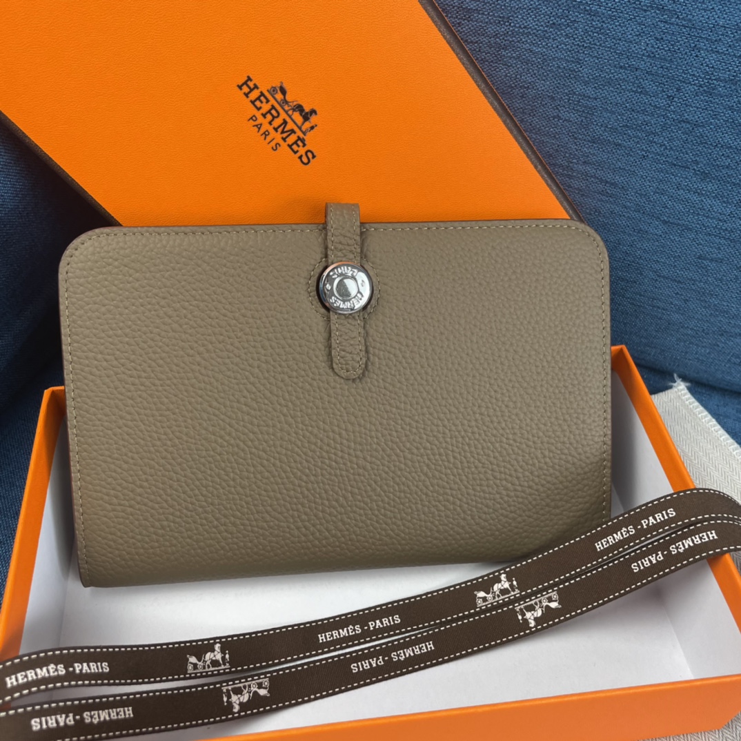 Hermes Dogon Duo Wallet in Togo Leather with Removable Coin Purse - Taupe 2 i1657856316 434 0