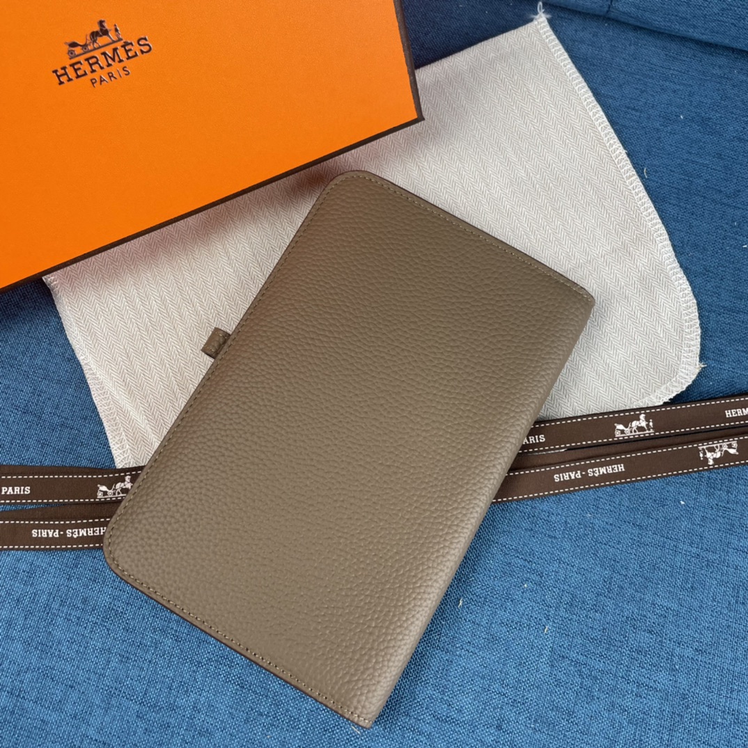 Hermes Dogon Duo Wallet in Togo Leather with Removable Coin Purse - Taupe 4 i1657856316 583 2