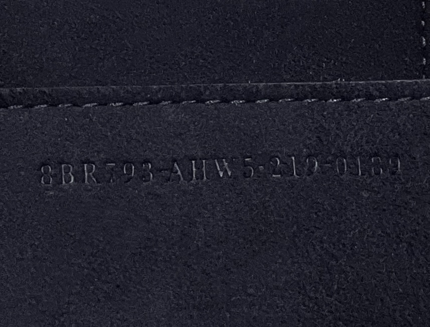 FENDI芬迪3D纹理FF链条baguette手袋8529