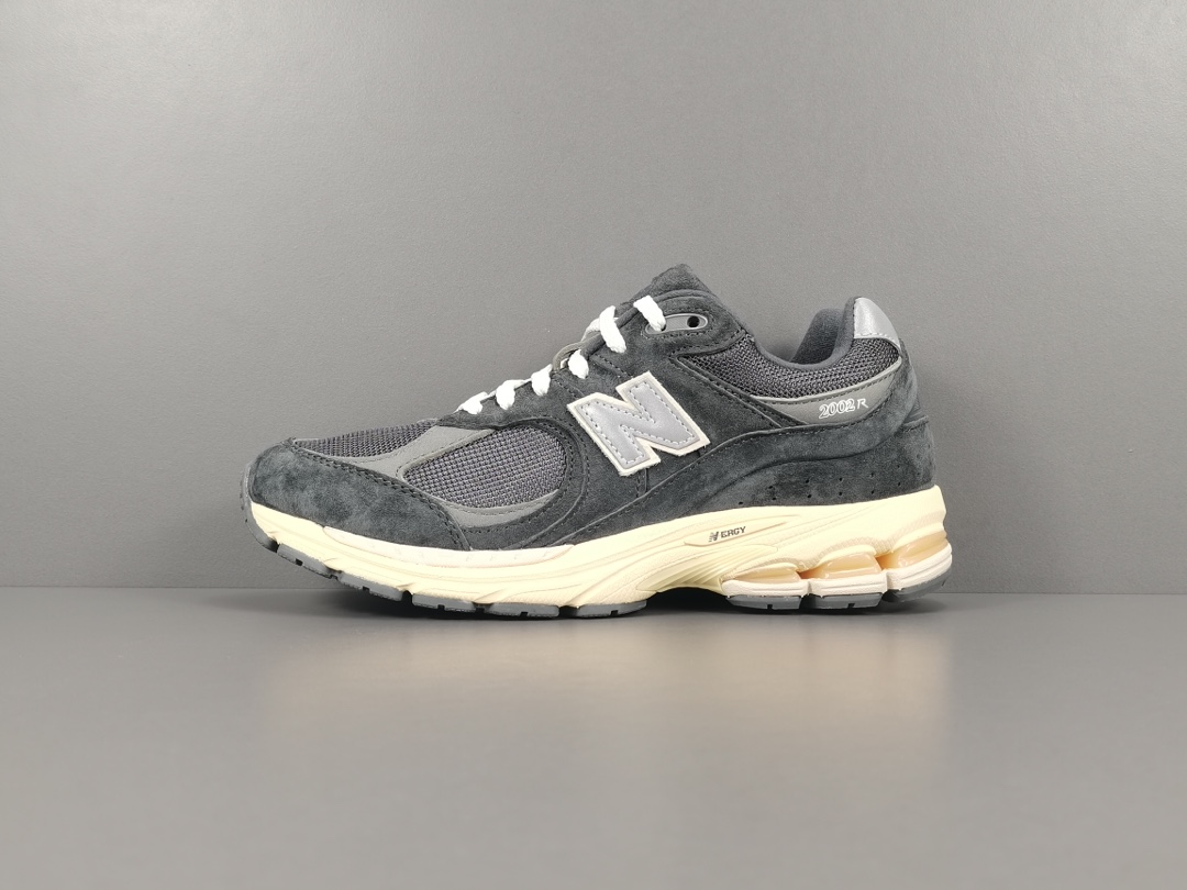  【专柜版：NB】灰碳色 New Balance 202R 复古休闲跑步鞋 M2002RHO
 尺码：3