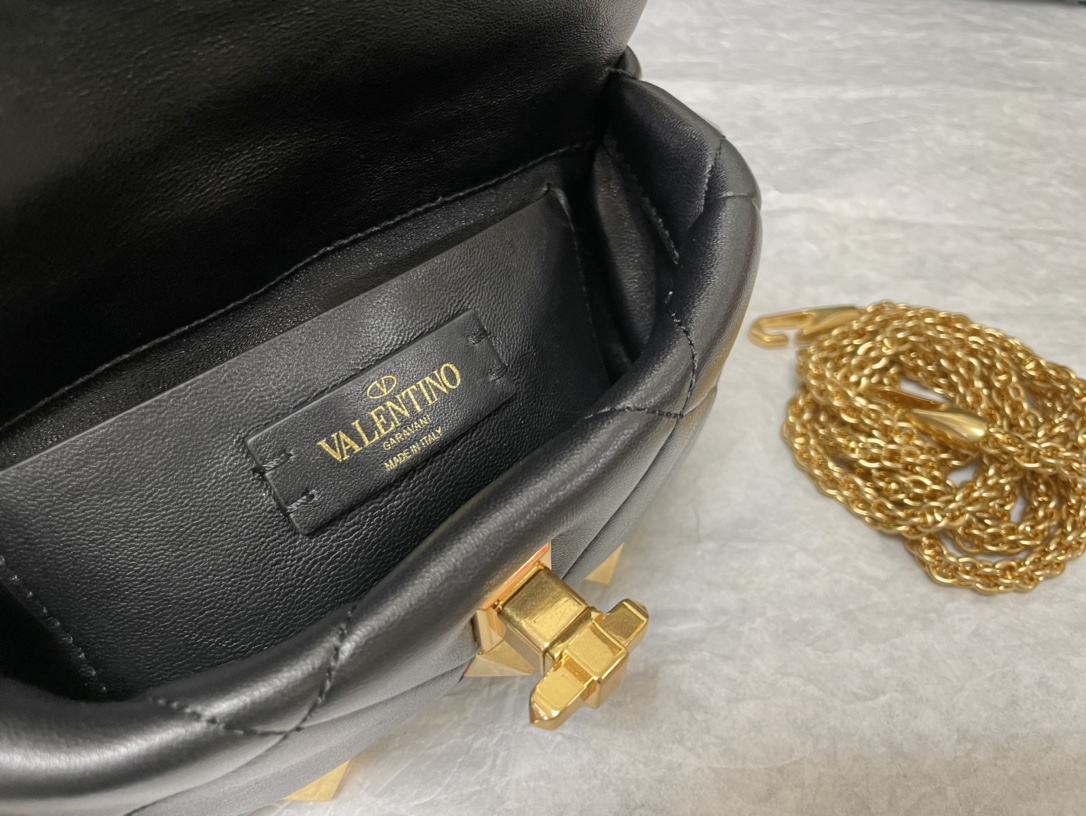 Valentino华伦天奴纳帕羊皮革迷你链条包0188