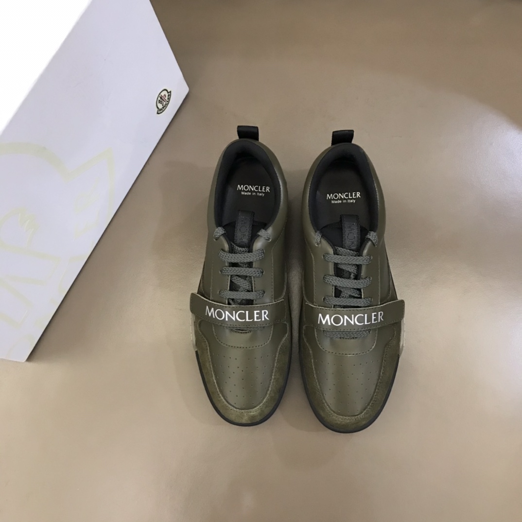 Moncle   鞋舌附带橡胶logo徽章男士休闲板鞋