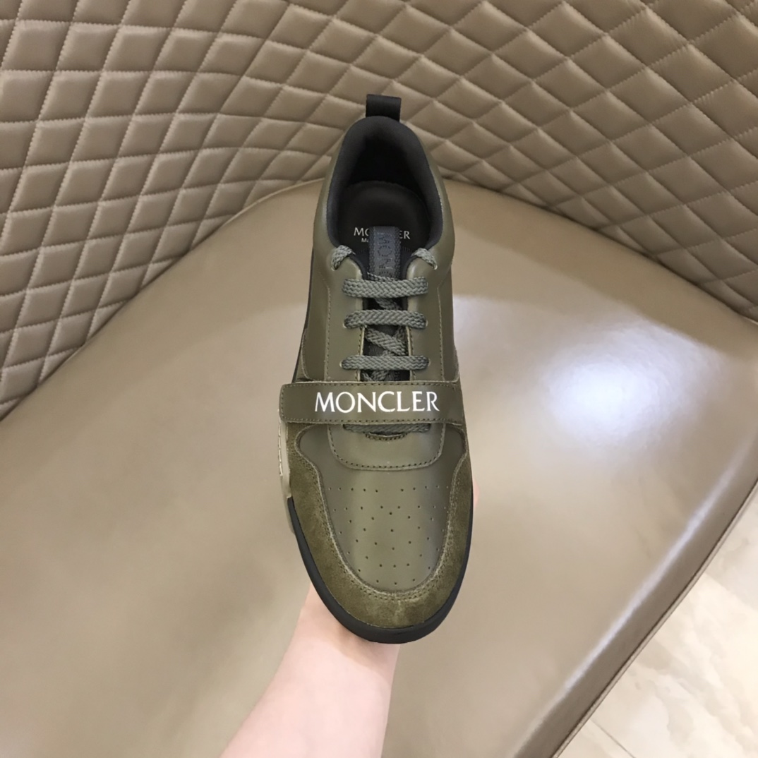 Moncle   鞋舌附带橡胶logo徽章男士休闲板鞋