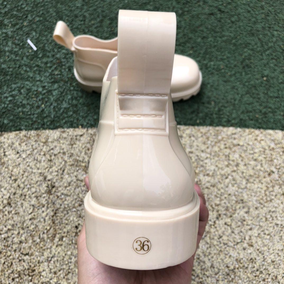 280  Bottega Veneta 葆蝶家 Stride 轻便透气 时尚百搭 休闲短靴