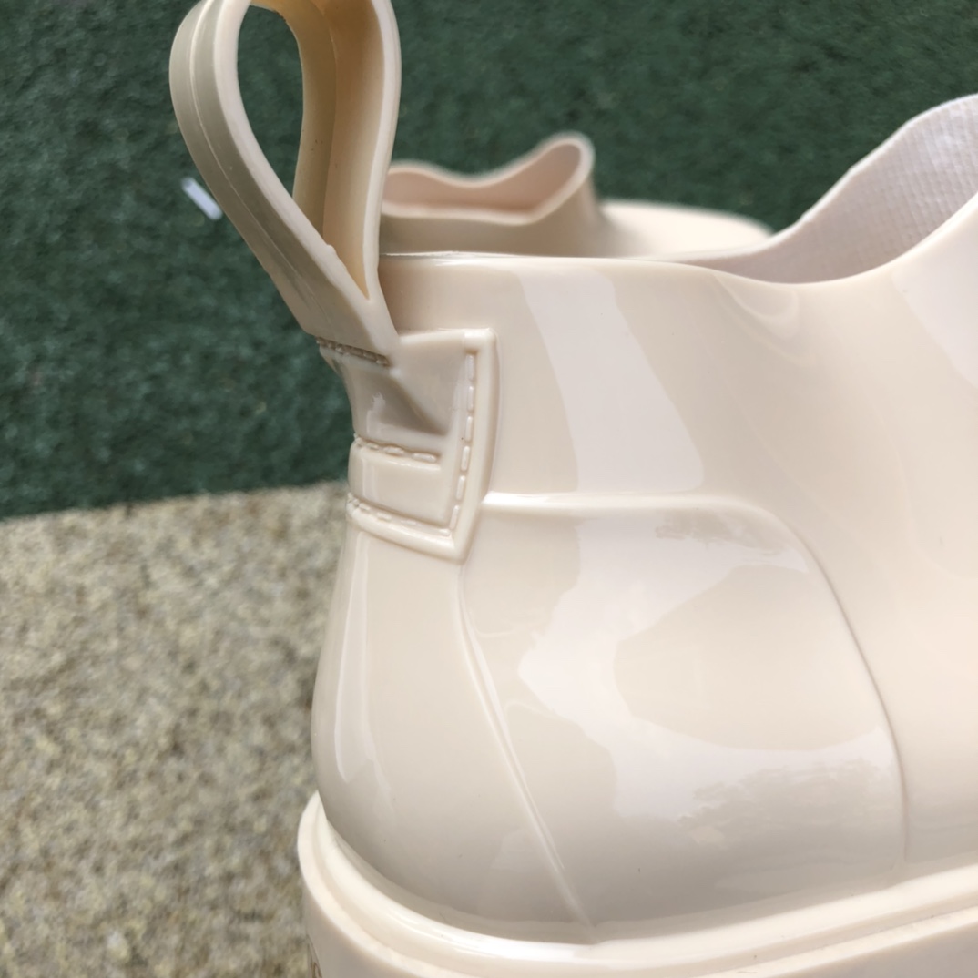 280  Bottega Veneta 葆蝶家 Stride 轻便透气 时尚百搭 休闲短靴