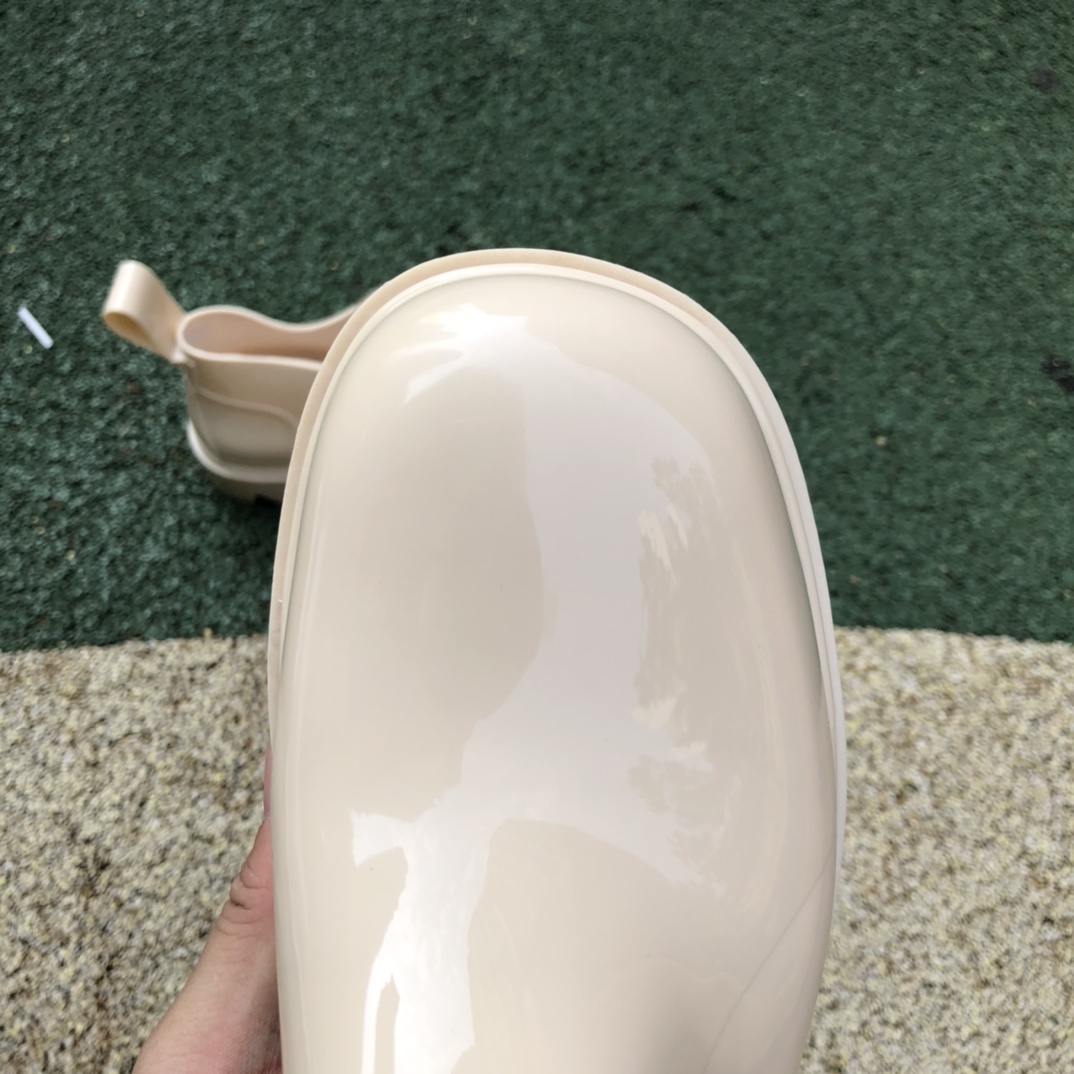 280  Bottega Veneta 葆蝶家 Stride 轻便透气 时尚百搭 休闲短靴