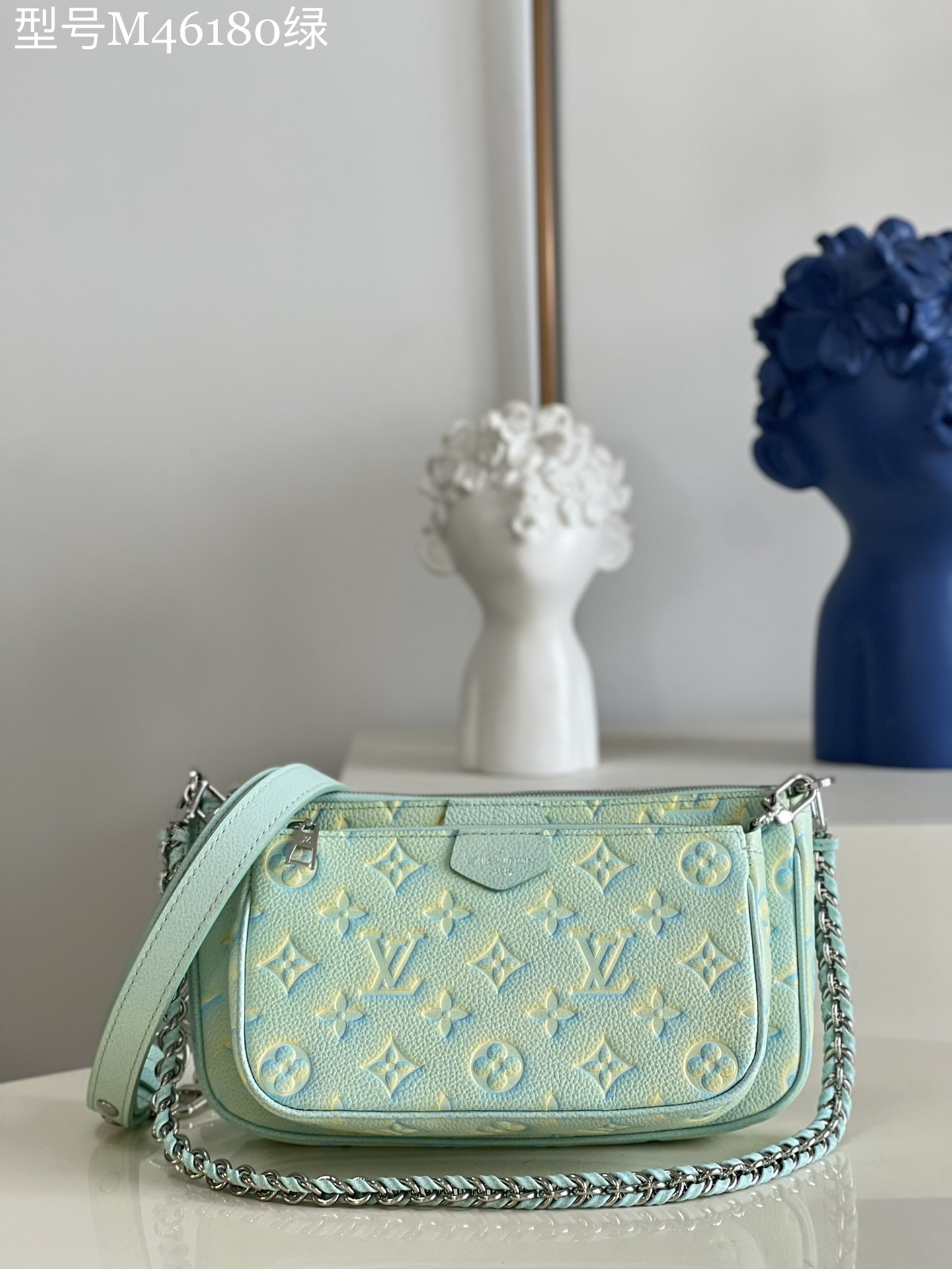 NO:398994,【Exclusive real photo M46180 green version】M44813 mahjong bag series Multi Pochette Accessories handbags are Monogram Empreinte leather rendering Monogram Giant pattern pastel gradient to set off the festive joy. It is also equipped with multiple pockets and compartments. Adjustable shoulder straps provide crossbody and other carrying methods. Size 24 x 13.5 x 4 cm S.,LV [original leather],louis vuitton19860909【独家实拍M46180绿 对版】M44813 麻将包系列 Multi Pochette Accessories 手袋为 Monogram Empreinte 皮革渲染 Monogram Giant 图案的粉彩渐变,烘托节日欢欣.另配备多个口袋和隔层.可调节肩带提供斜挎等多种背携方式.尺寸24 x 13.5 x 4 厘米 S.,LV【原厂皮】,louis vuitton,Bag