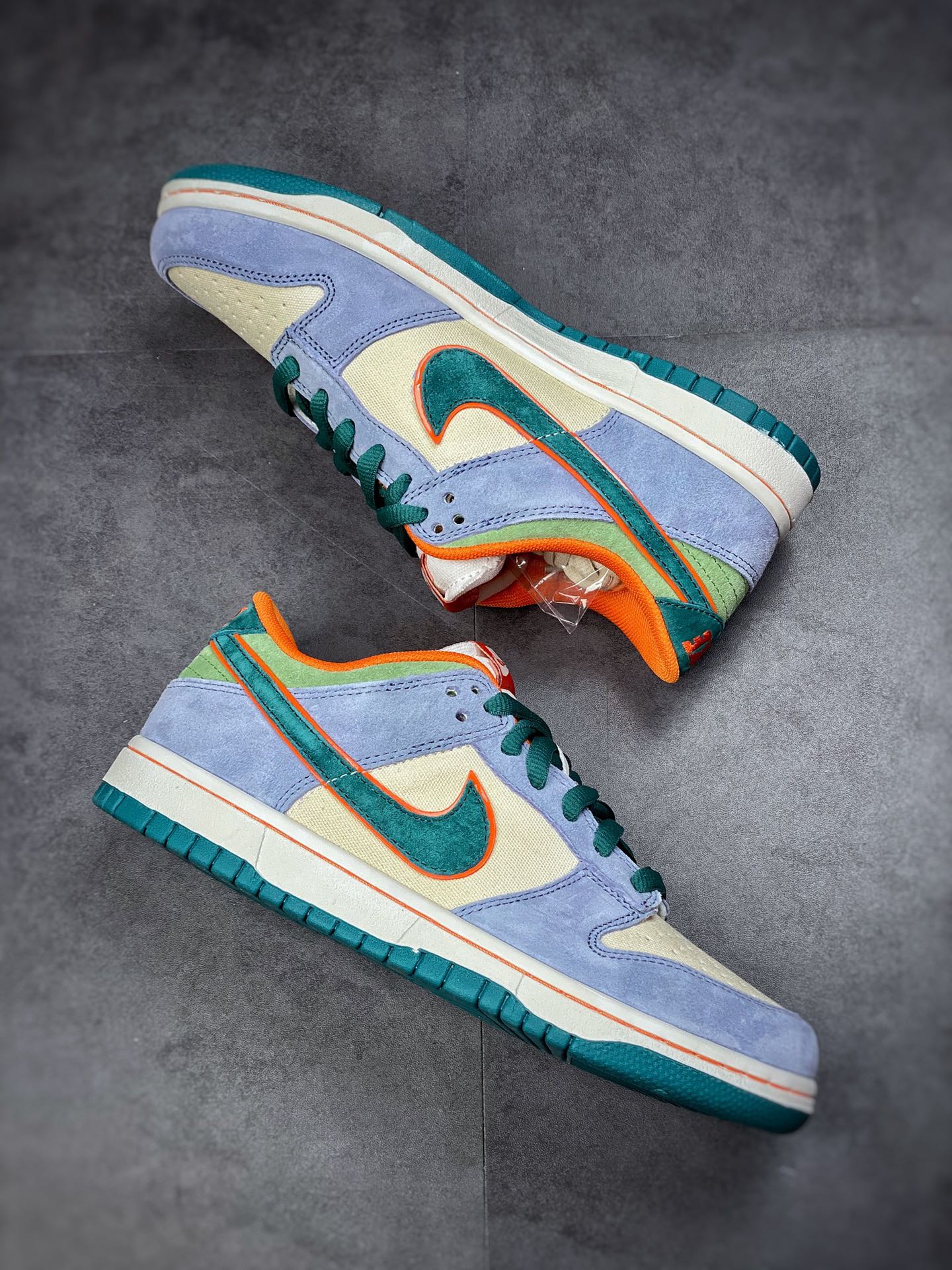 200 #性价比版本 Otomo Katsuhiro x Nike SB Dunk Low ”Steamboy OST”  大友克洋联名 LF0039-017