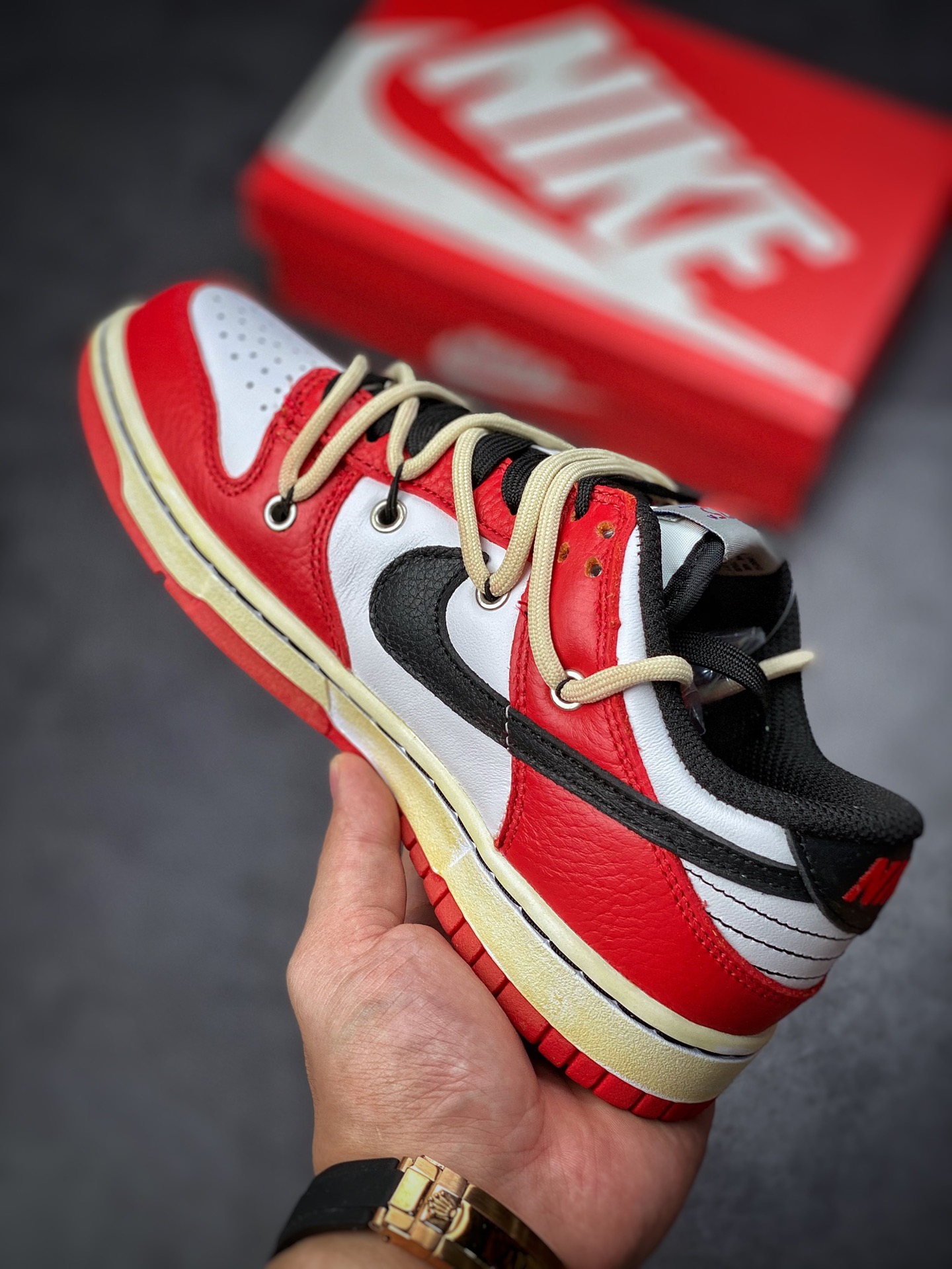360 Nike SB Dunk Low “Chicago” 做旧芝加哥公牛配色 DD3363-100