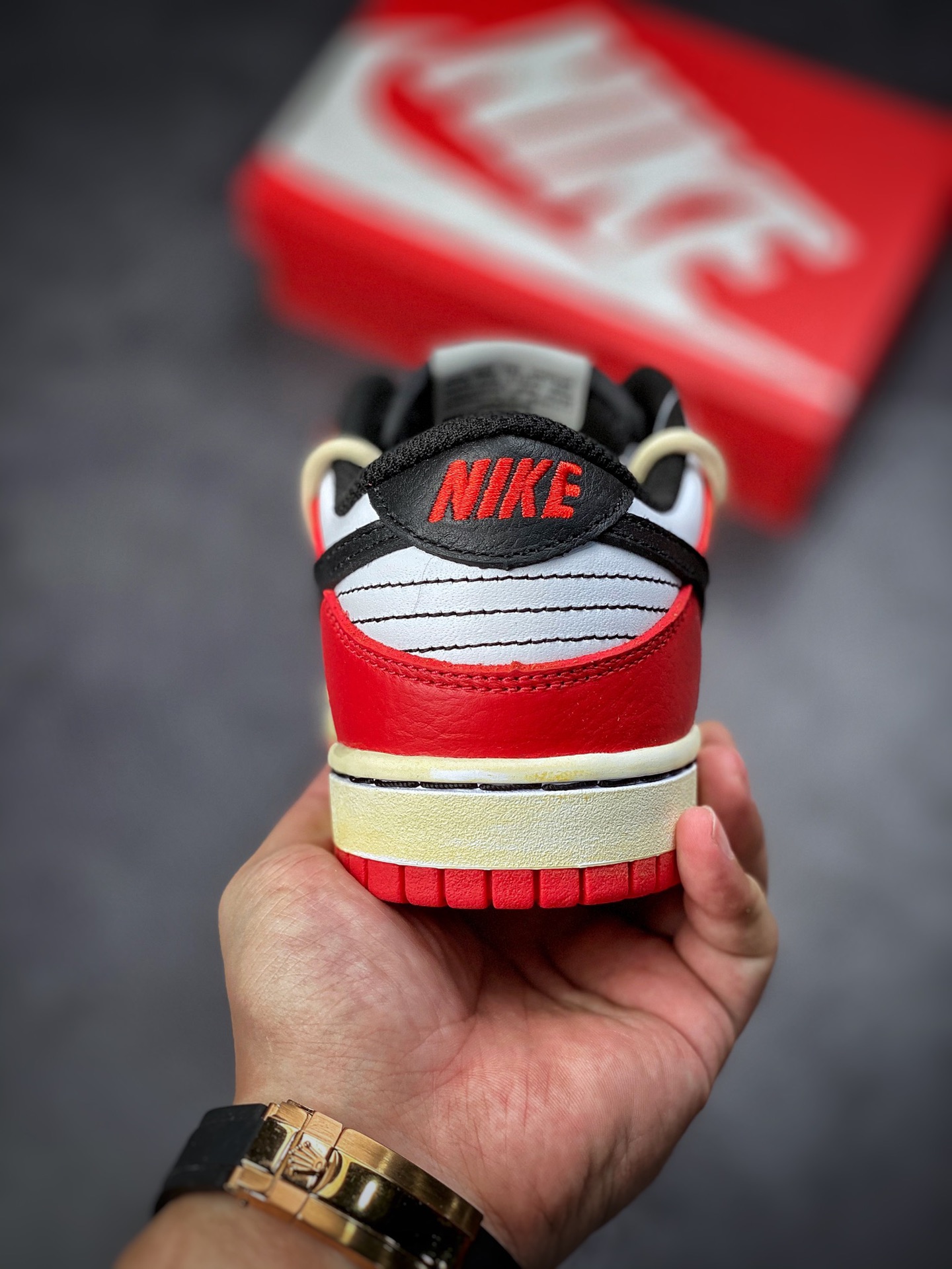 360 Nike SB Dunk Low “Chicago” 做旧芝加哥公牛配色 DD3363-100