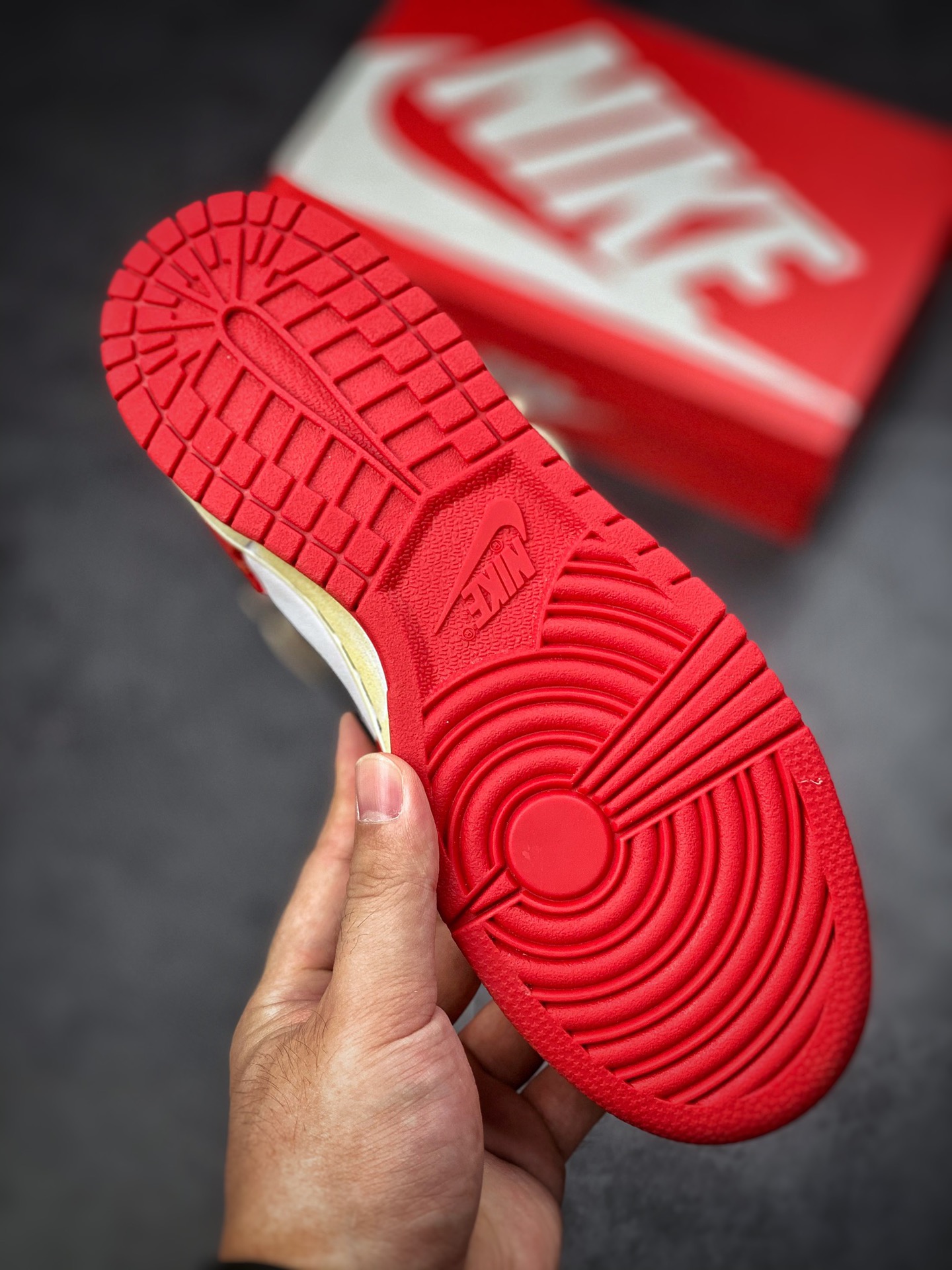 360 Nike SB Dunk Low “Chicago” 做旧芝加哥公牛配色 DD3363-100