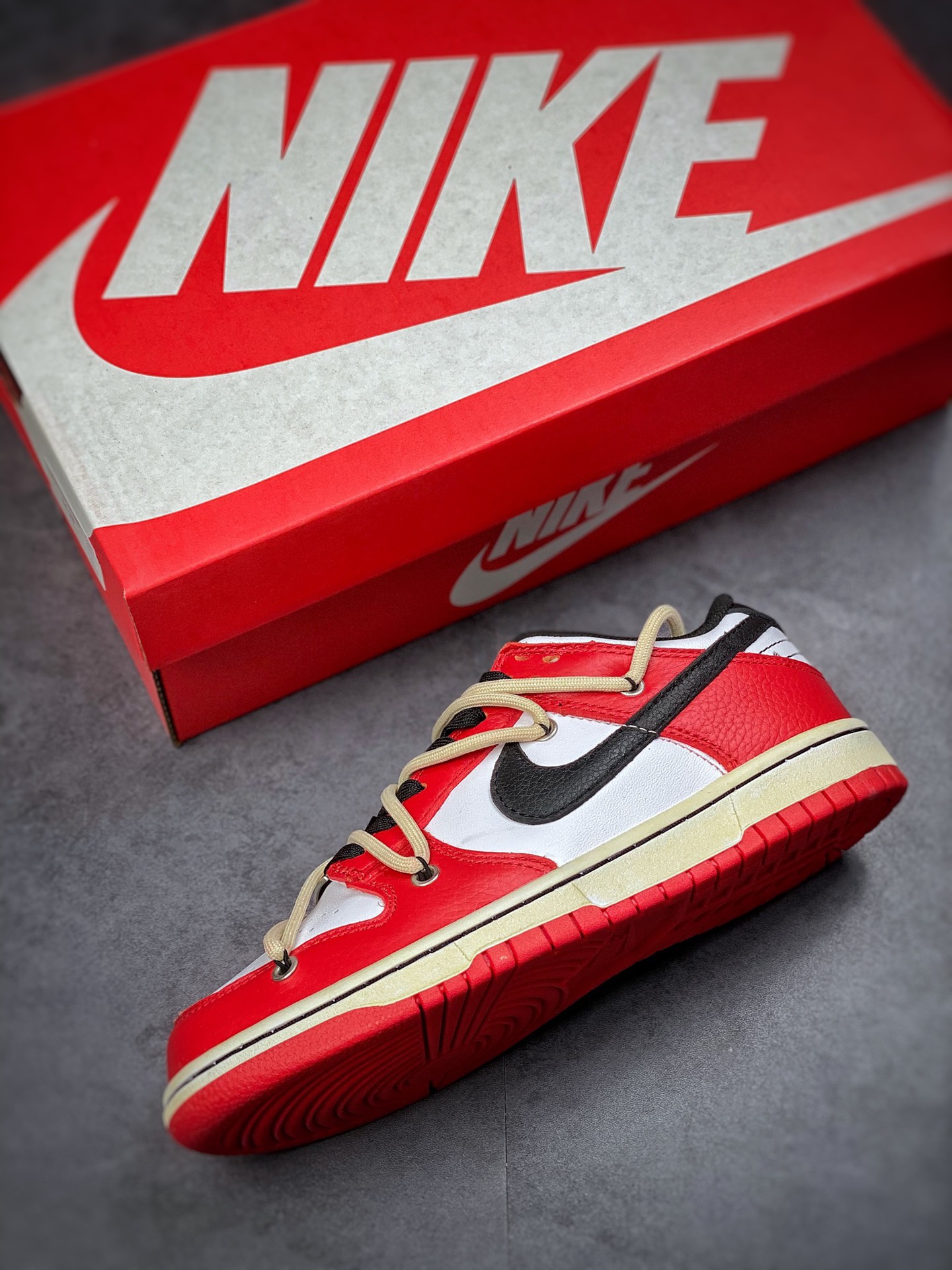360 Nike SB Dunk Low “Chicago” 做旧芝加哥公牛配色 DD3363-100
