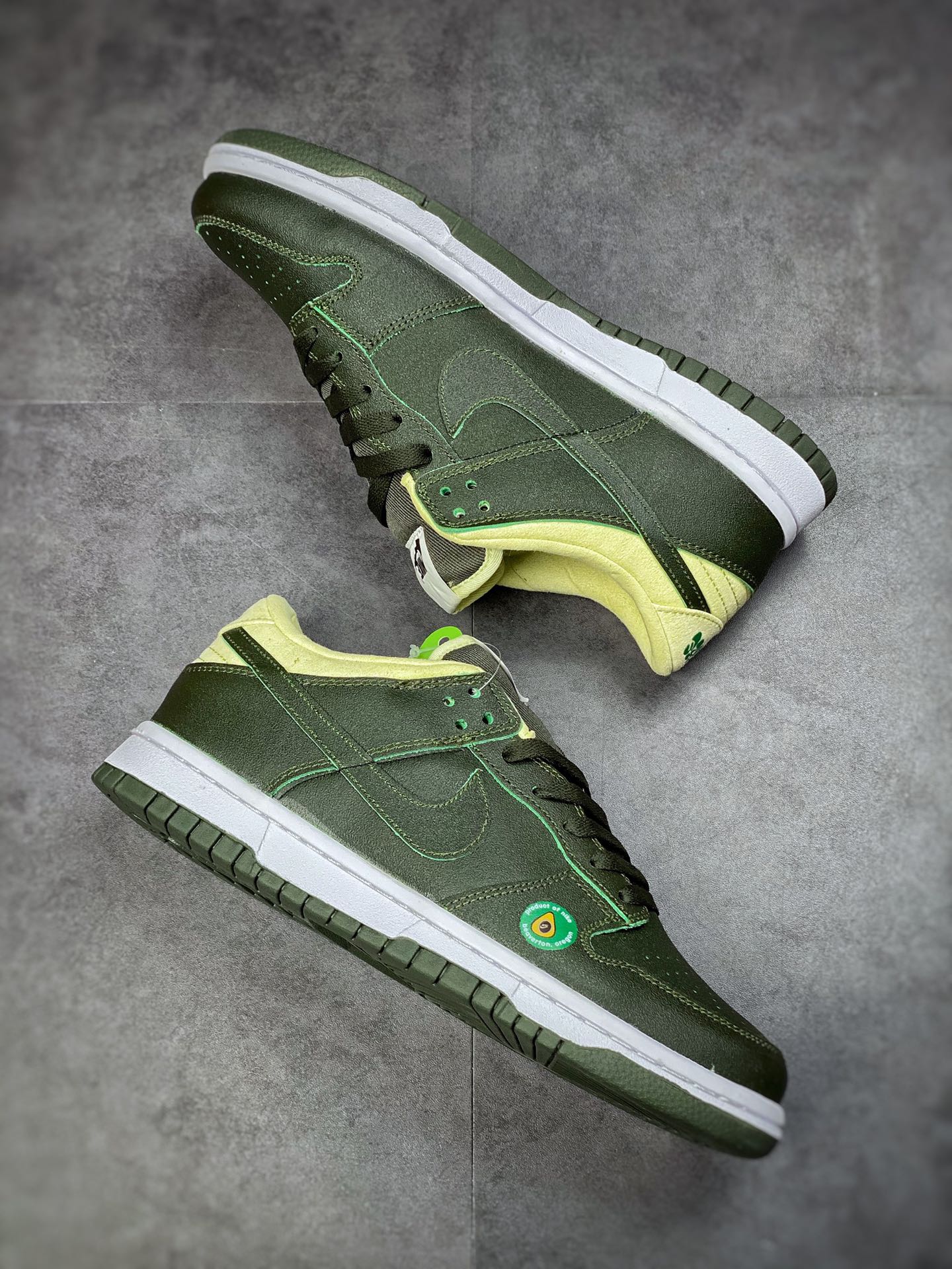 300 Nike SB Dunk Low ”Avocado” 墨绿牛油果  DM7606-300
