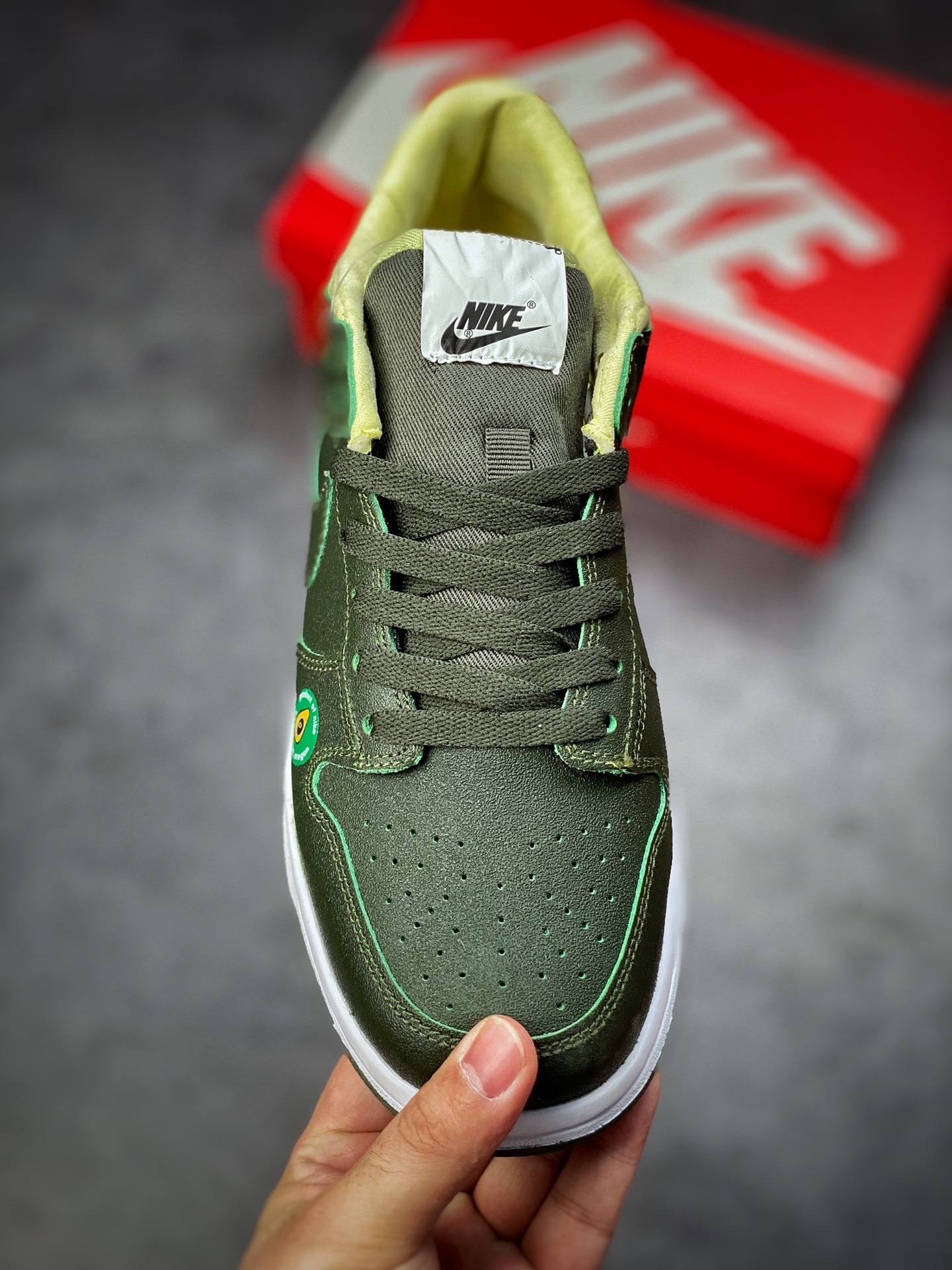 300 Nike SB Dunk Low ”Avocado” 墨绿牛油果  DM7606-300