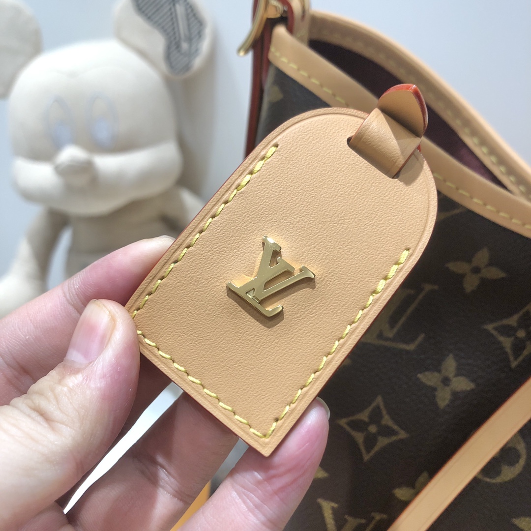 NO:178275,M46203 Pure steel hardware, texture can be scanned out at a glance,19860909M46203 纯钢材质五金 质感一眼就能扫出来,,Bag