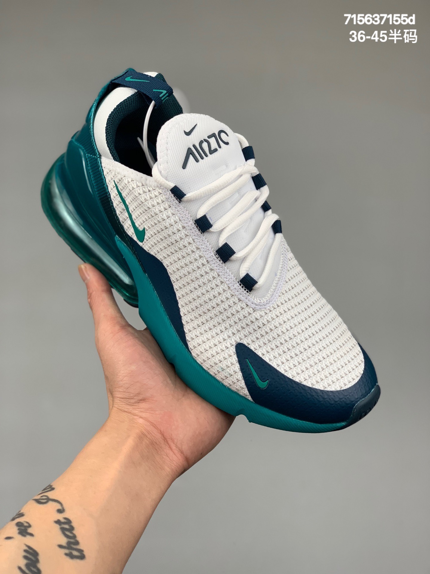 
耐克 Nike Air Max 270透气后掌半气垫慢跑鞋 兼具非凡优质外观和出色穿着体验！性能出众的一双跑步鞋，动感且活力满满货号：AH8050
码数：36-45半码
编码：715637155d