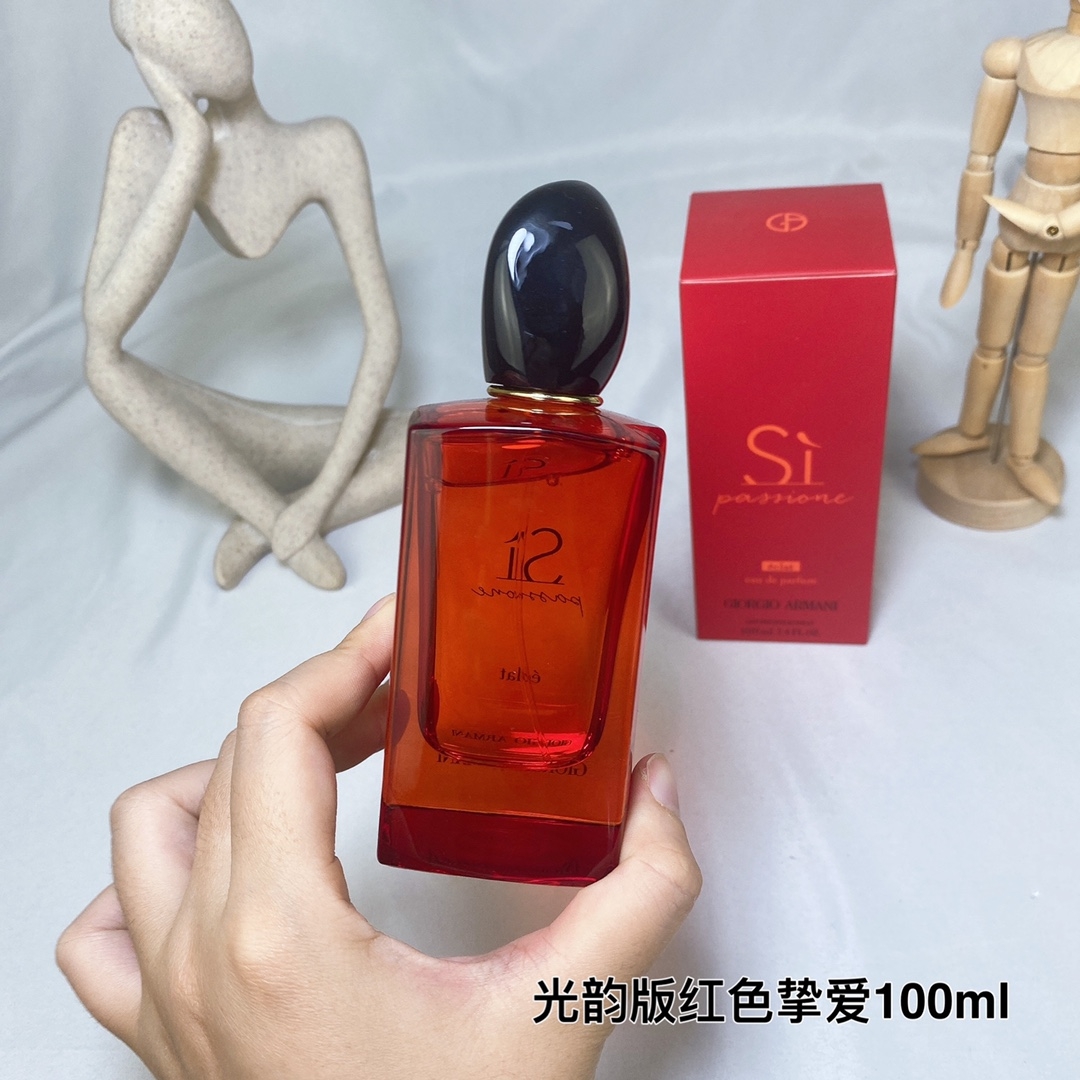 95💰专柜品质
armani阿玛尼2022新品si光韵版红色挚爱迷情eclat版女香100ml
这款英文名是si passione eclat de parfum,
光韵版,2022
前调:黑醋栗卡拉布里亚香柠檬
中调:五月玫瑰大马士革玫瑰
后调:白麝香马达加斯加香草