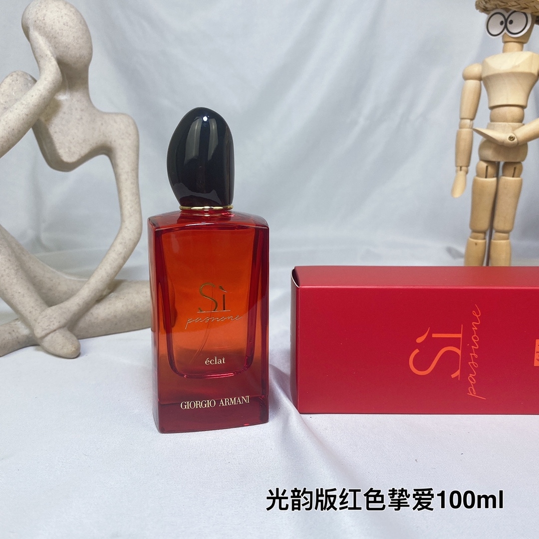 95💰专柜品质
armani阿玛尼2022新品si光韵版红色挚爱迷情eclat版女香100ml
这款英文名是si passione eclat de parfum,
光韵版,2022
前调:黑醋栗卡拉布里亚香柠檬
中调:五月玫瑰大马士革玫瑰
后调:白麝香马达加斯加香草